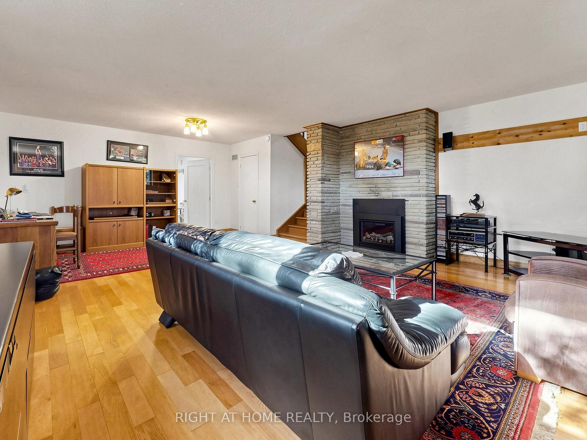 Photo 38 of 4 Grovetree Road, Etobicoke, Thistletown-Beaumonde Heights — HOMEH