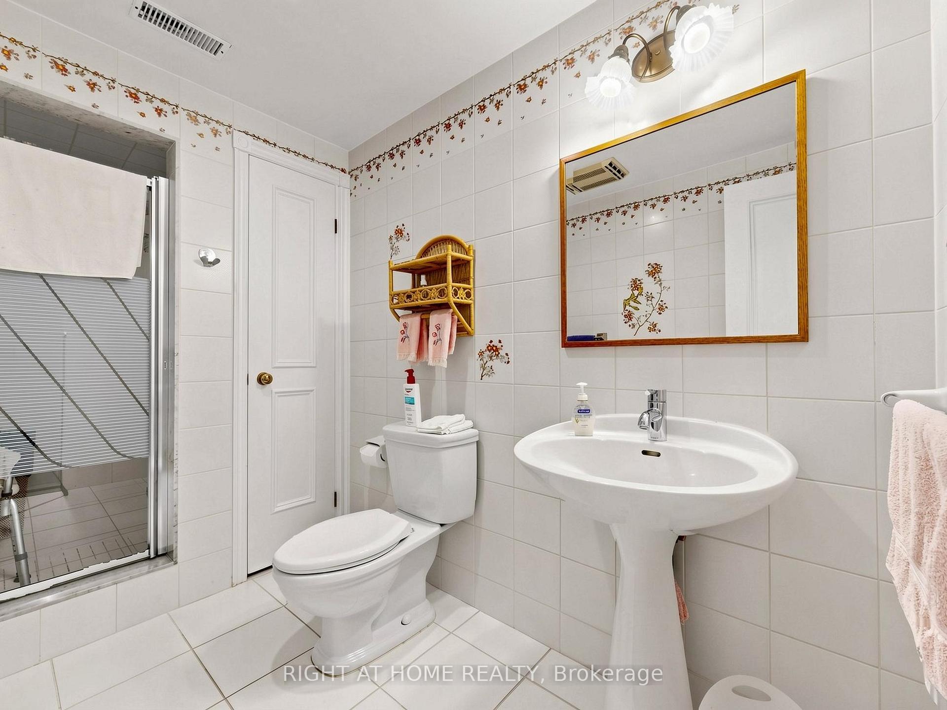 Photo 41 of 4 Grovetree Road, Etobicoke, Thistletown-Beaumonde Heights — HOMEH