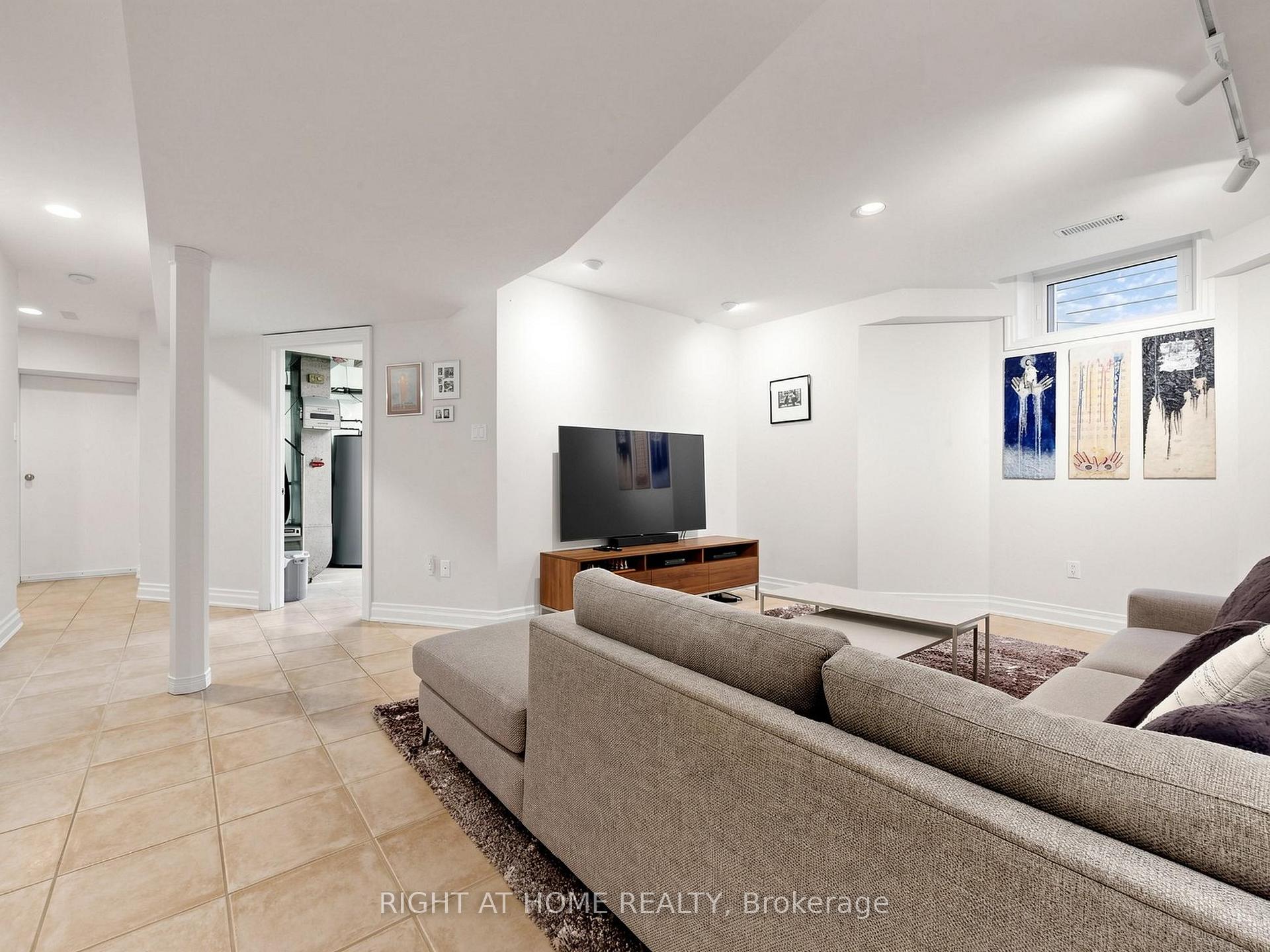 Photo 45 of 4 Grovetree Road, Etobicoke, Thistletown-Beaumonde Heights — HOMEH