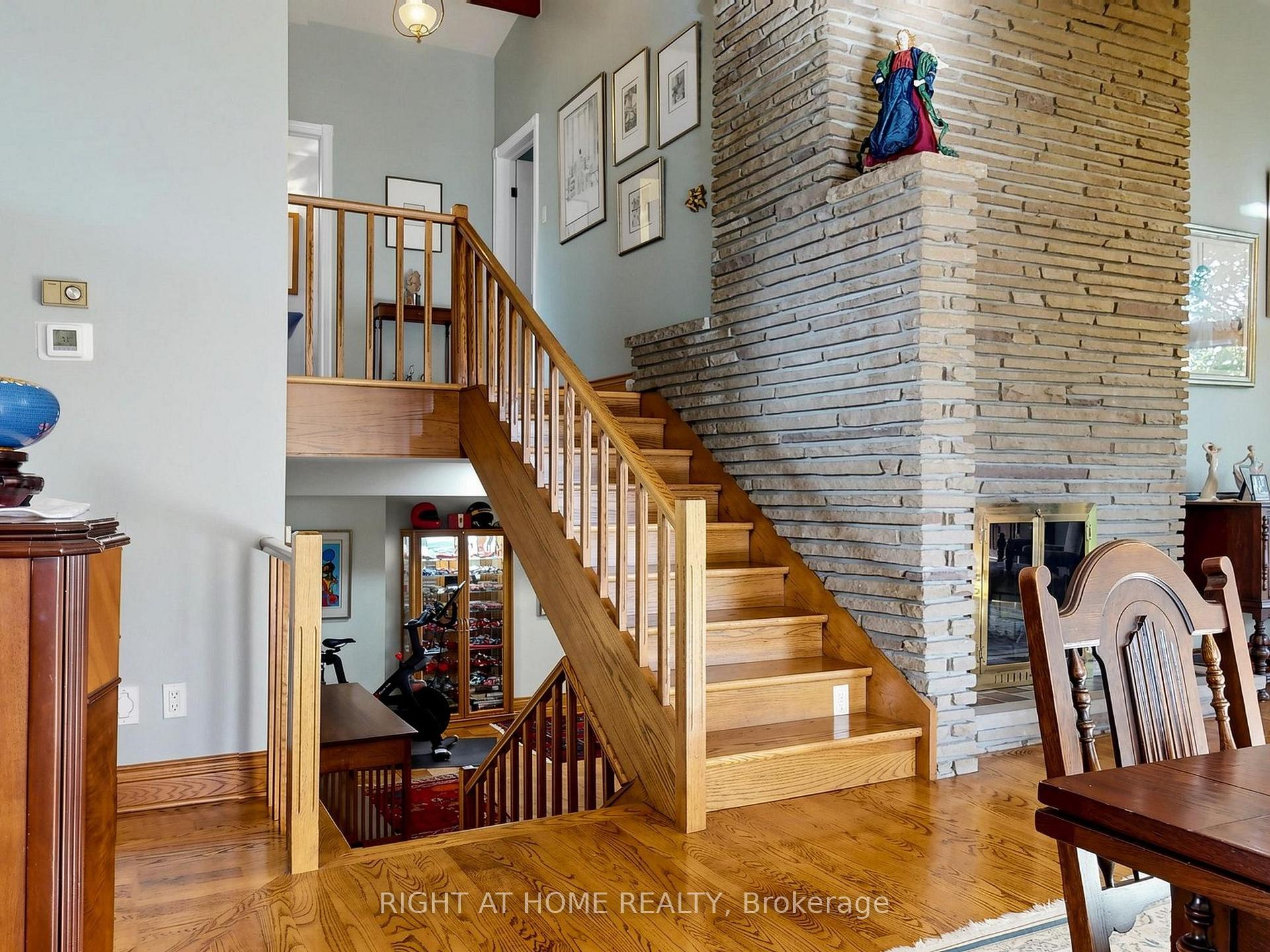 Photo 47 of 4 Grovetree Road, Etobicoke, Thistletown-Beaumonde Heights — HOMEH