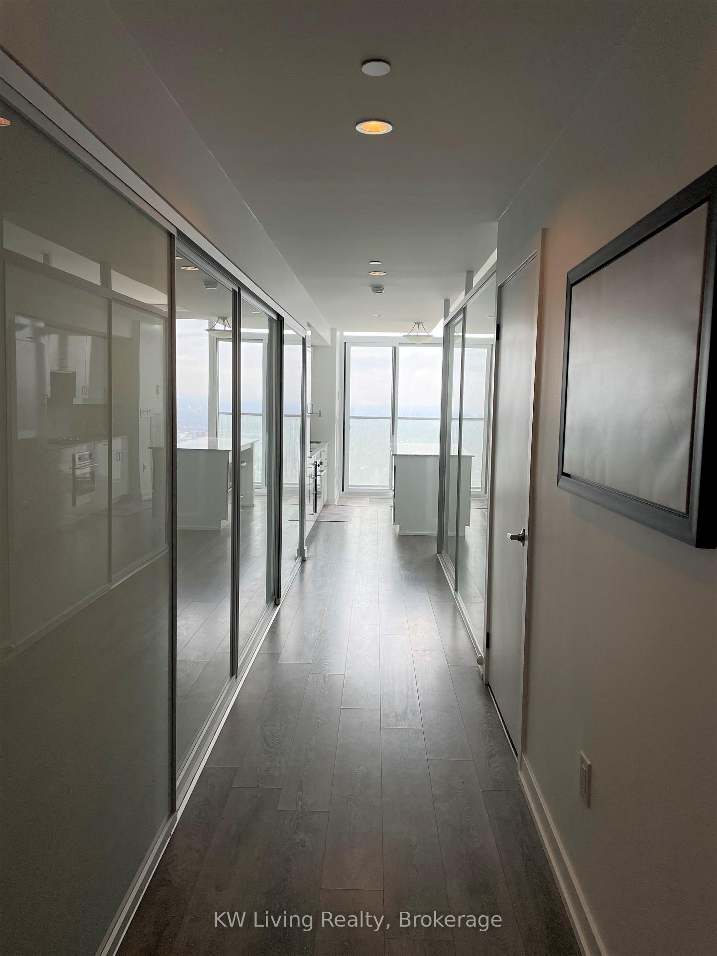 Photo 7 of Unit Ph301, 426 University Avenue, Toronto, Kensington-Chinatown — HOMEH