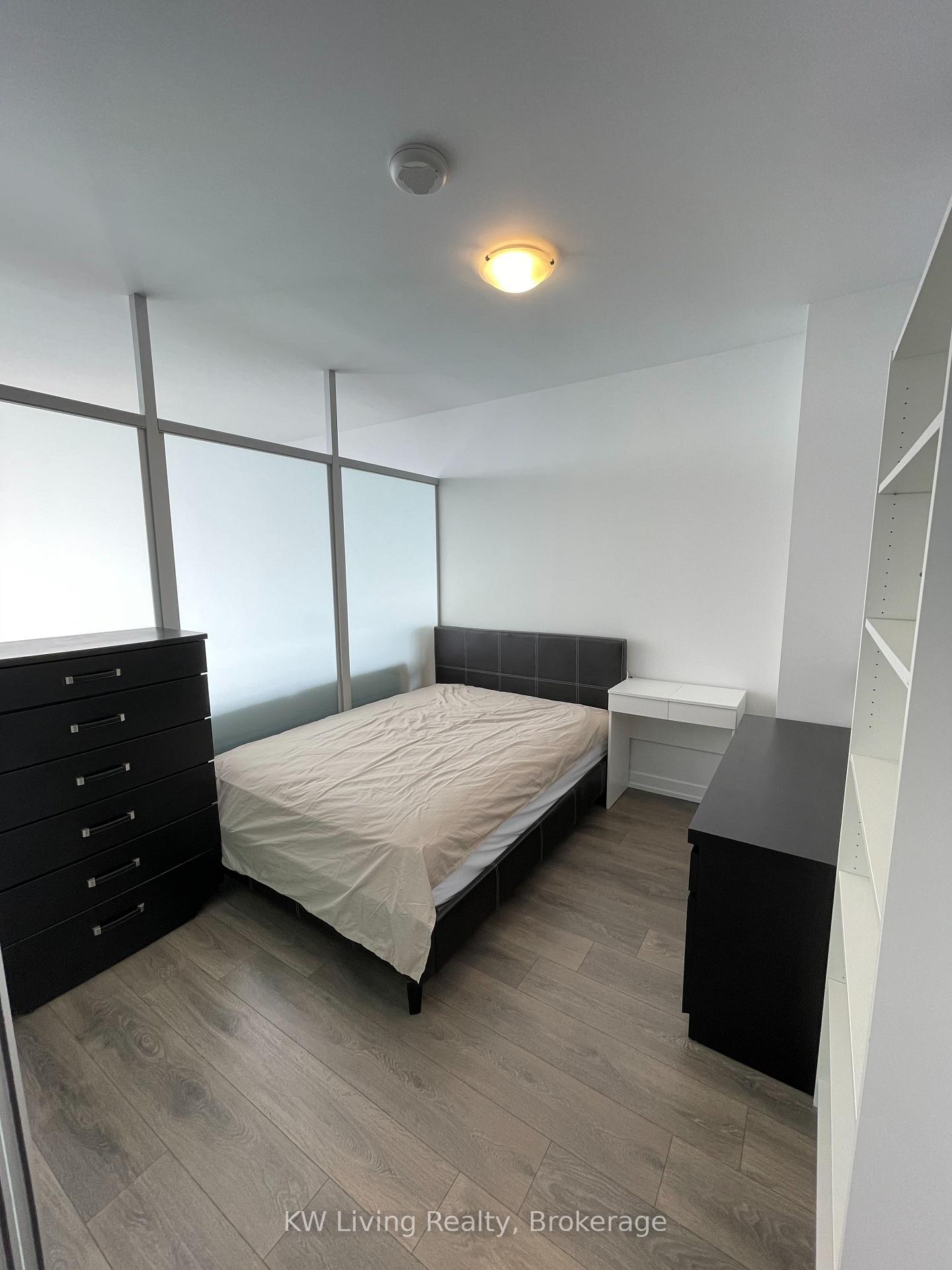 Photo 11 of Unit Ph301, 426 University Avenue, Toronto, Kensington-Chinatown — HOMEH
