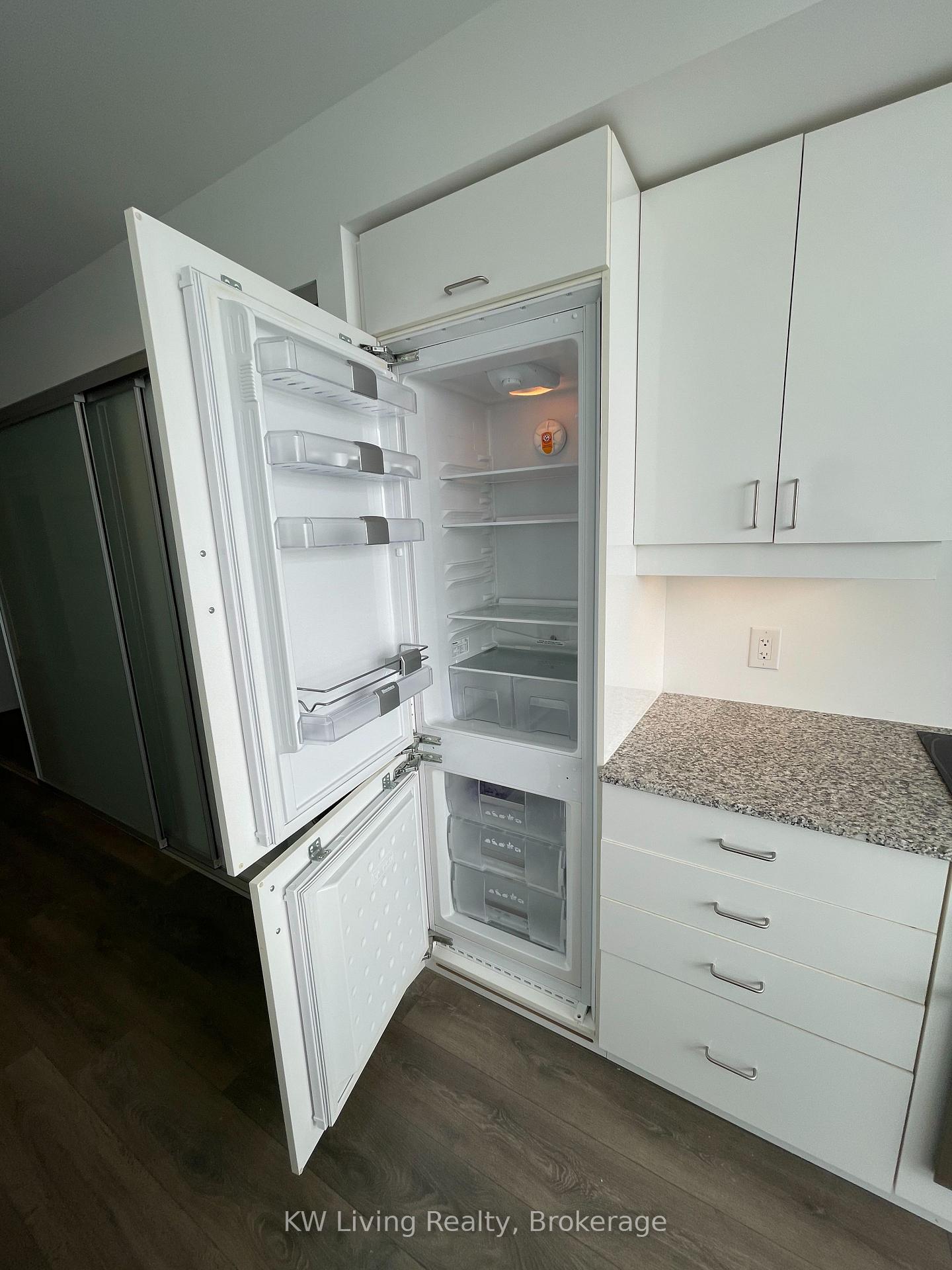 Photo 17 of Unit Ph301, 426 University Avenue, Toronto, Kensington-Chinatown — HOMEH