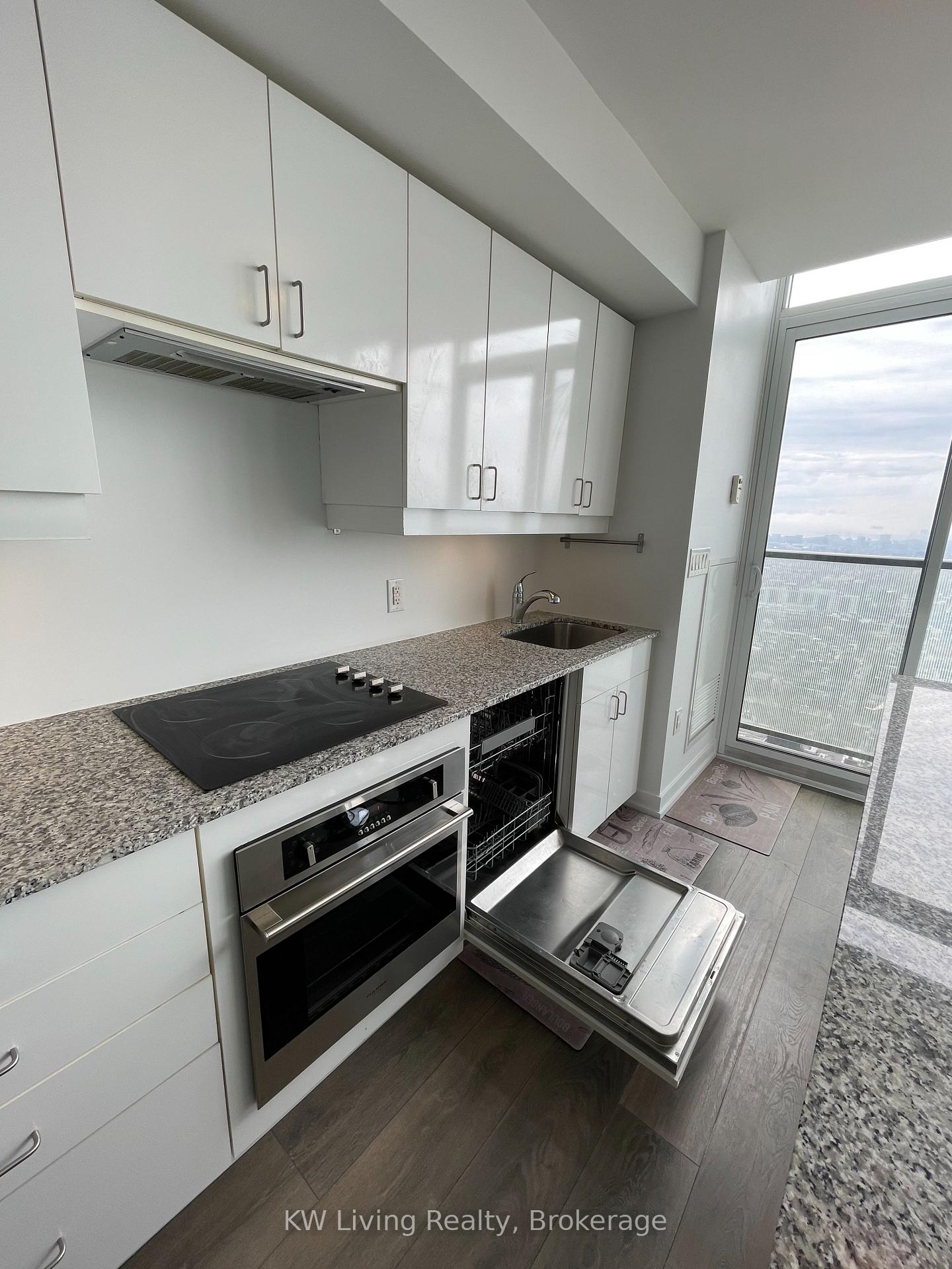 Photo 19 of Unit Ph301, 426 University Avenue, Toronto, Kensington-Chinatown — HOMEH