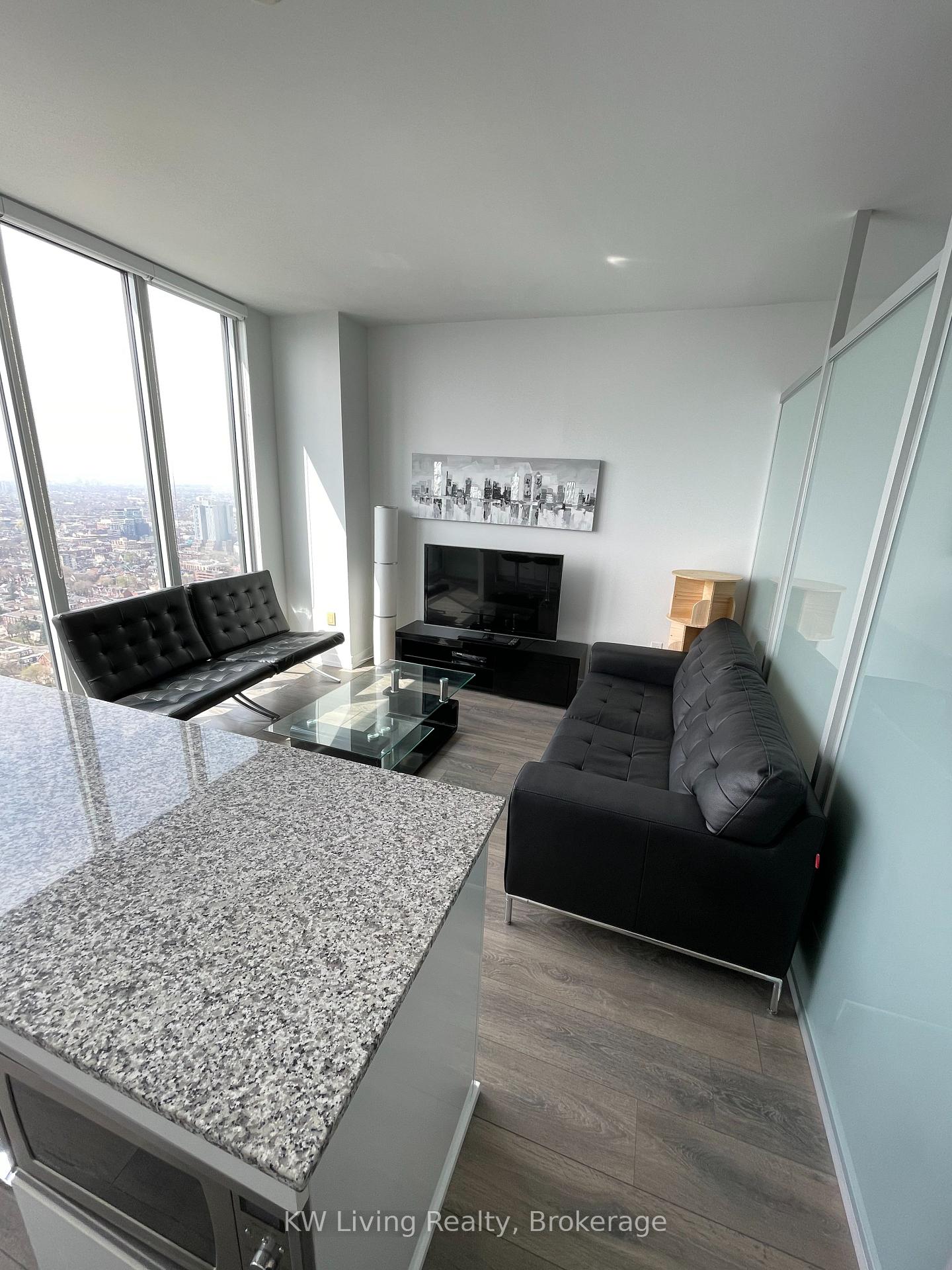 Photo 27 of Unit Ph301, 426 University Avenue, Toronto, Kensington-Chinatown — HOMEH