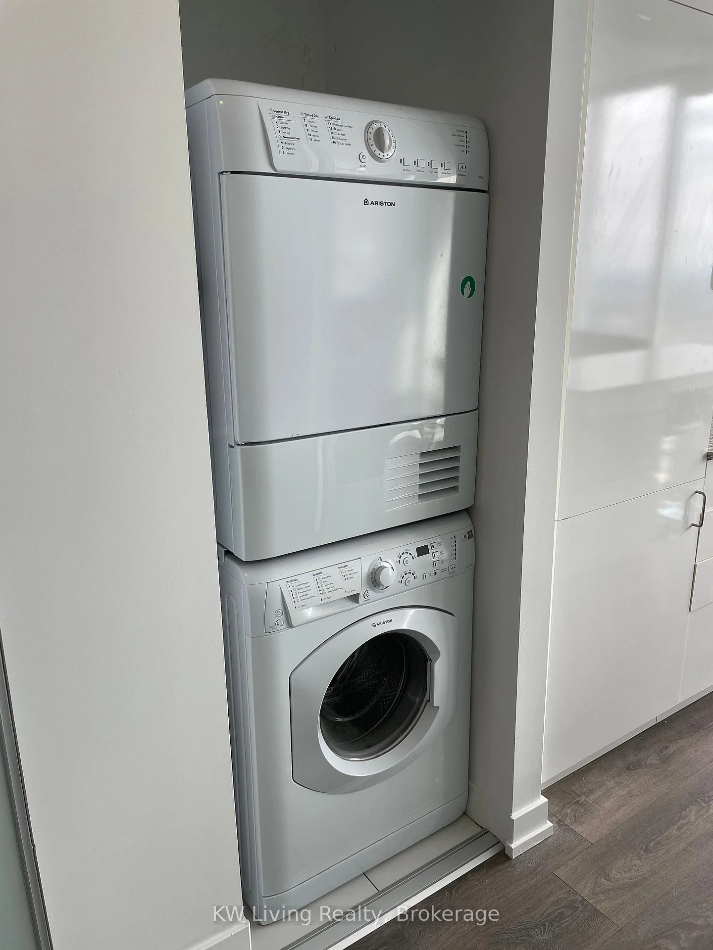 Photo 14 of Unit Ph301, 426 University Avenue, Toronto, Kensington-Chinatown — HOMEH