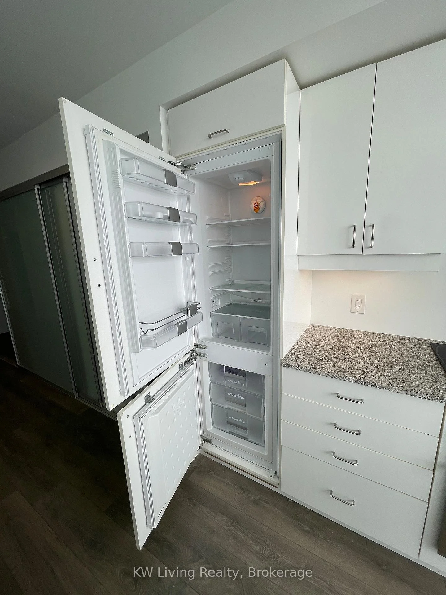 Photo 16 of Unit Ph301, 426 University Avenue, Toronto, Kensington-Chinatown — HOMEH