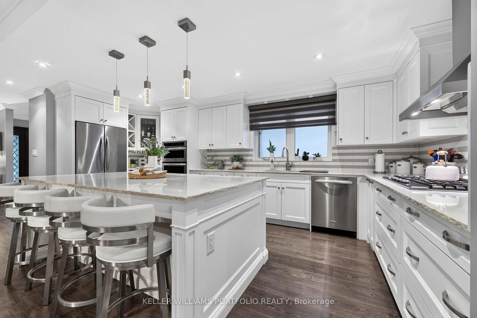 Photo 3 of 5 Northampton Drive, Etobicoke, Islington-City Centre West — HOMEH
