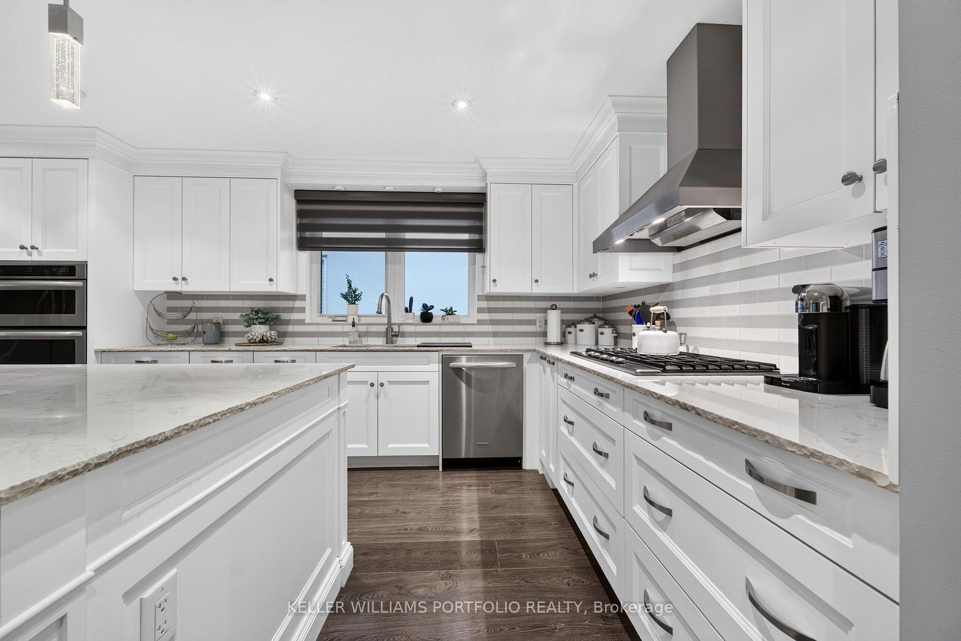 Photo 4 of 5 Northampton Drive, Etobicoke, Islington-City Centre West — HOMEH