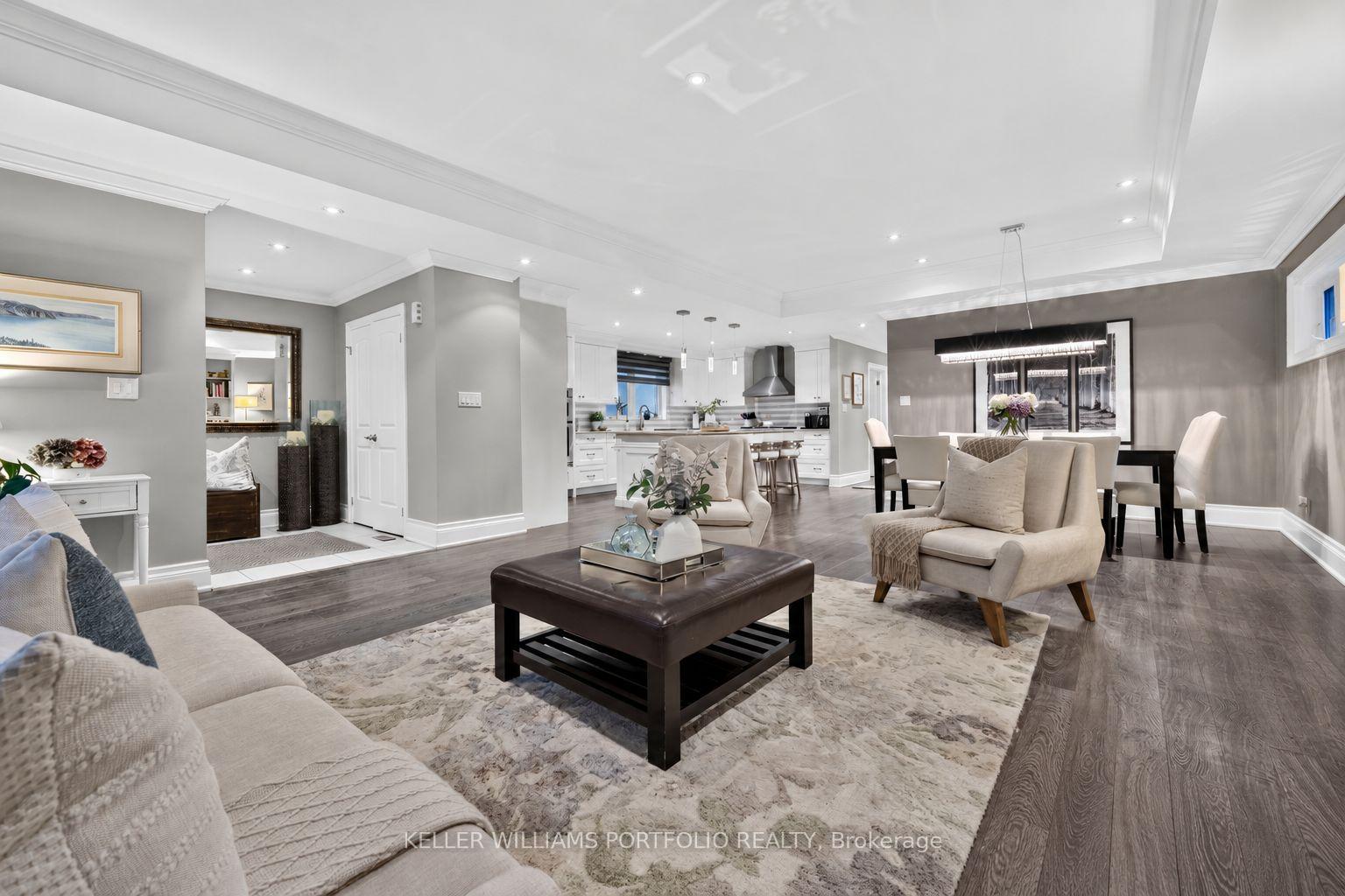 Photo 11 of 5 Northampton Drive, Etobicoke, Islington-City Centre West — HOMEH
