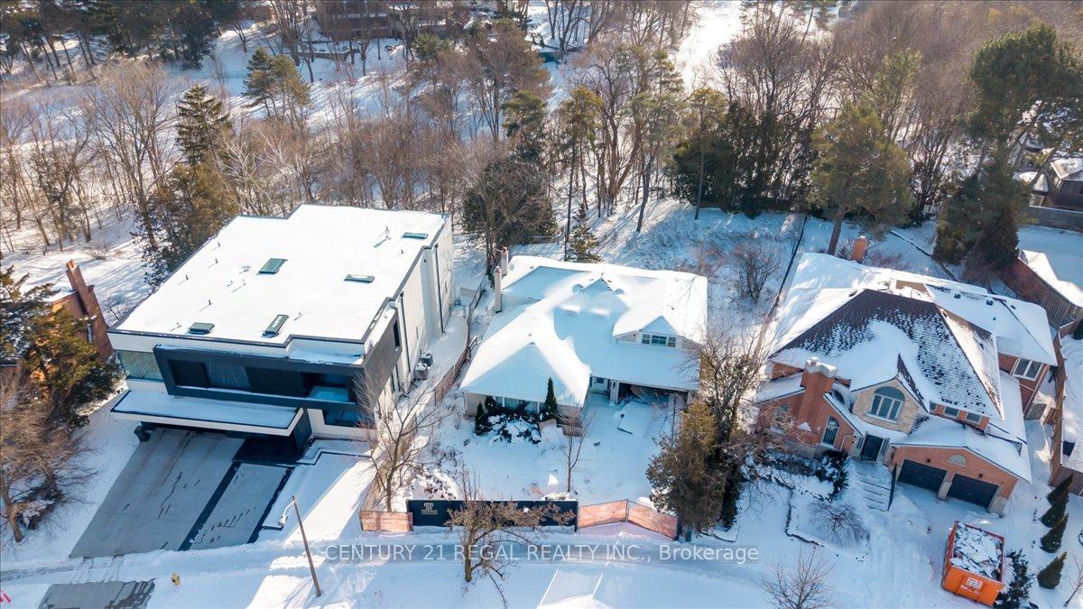Photo 7 of 11 Montressor Drive, North York, St. Andrew-Windfields — HOMEH