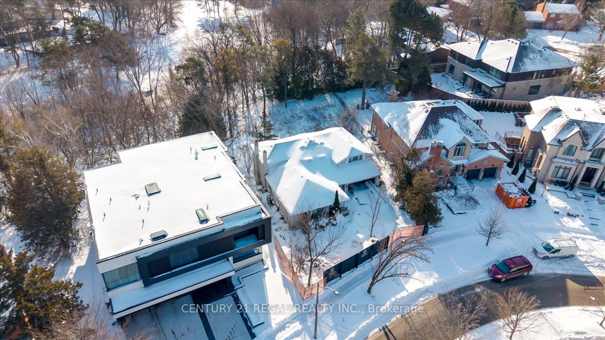 Photo 8 of 11 Montressor Drive, North York, St. Andrew-Windfields — HOMEH