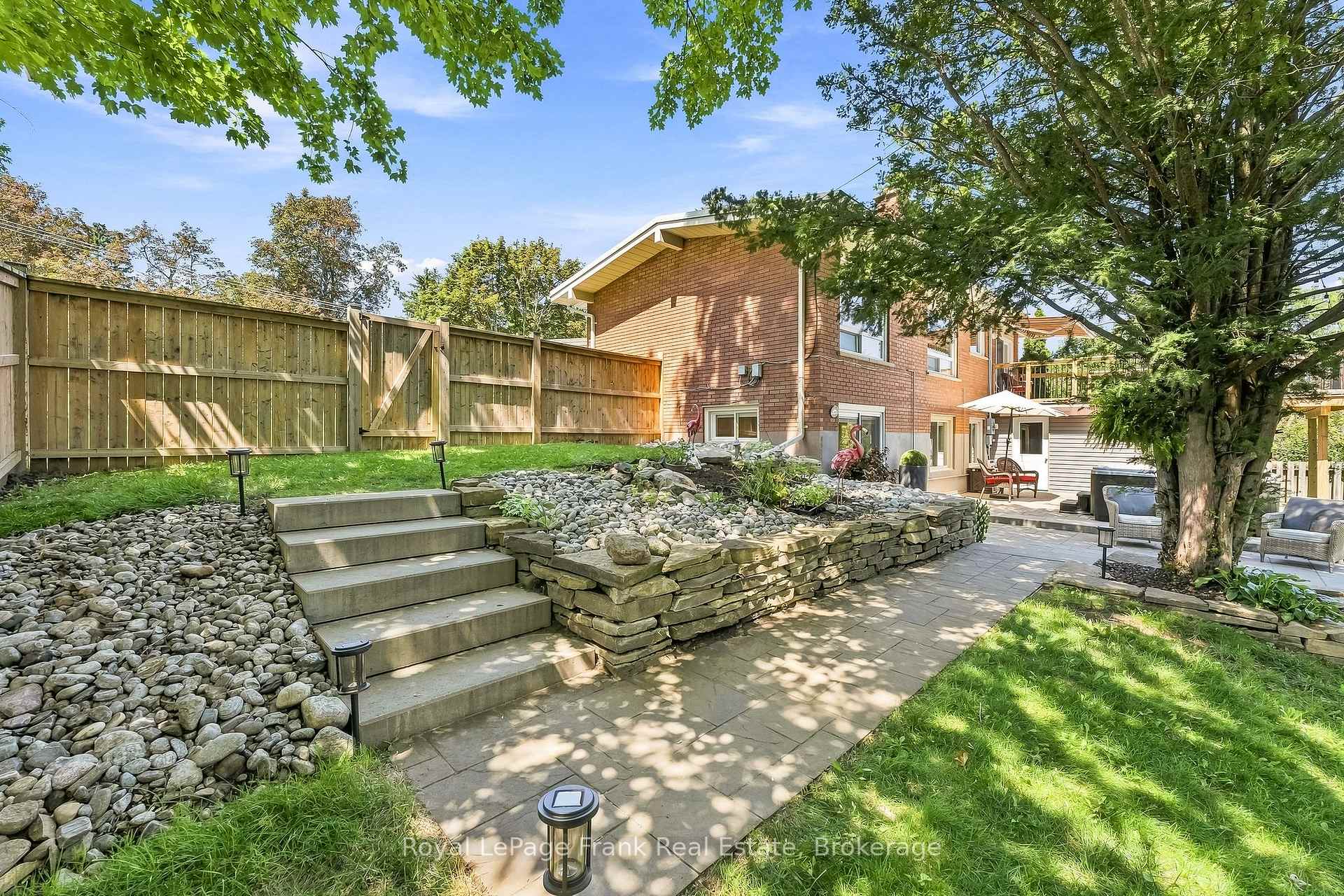 Photo 34 of 2 Crestwood Avenue, Peterborough, Monaghan Ward 2 — HOMEH