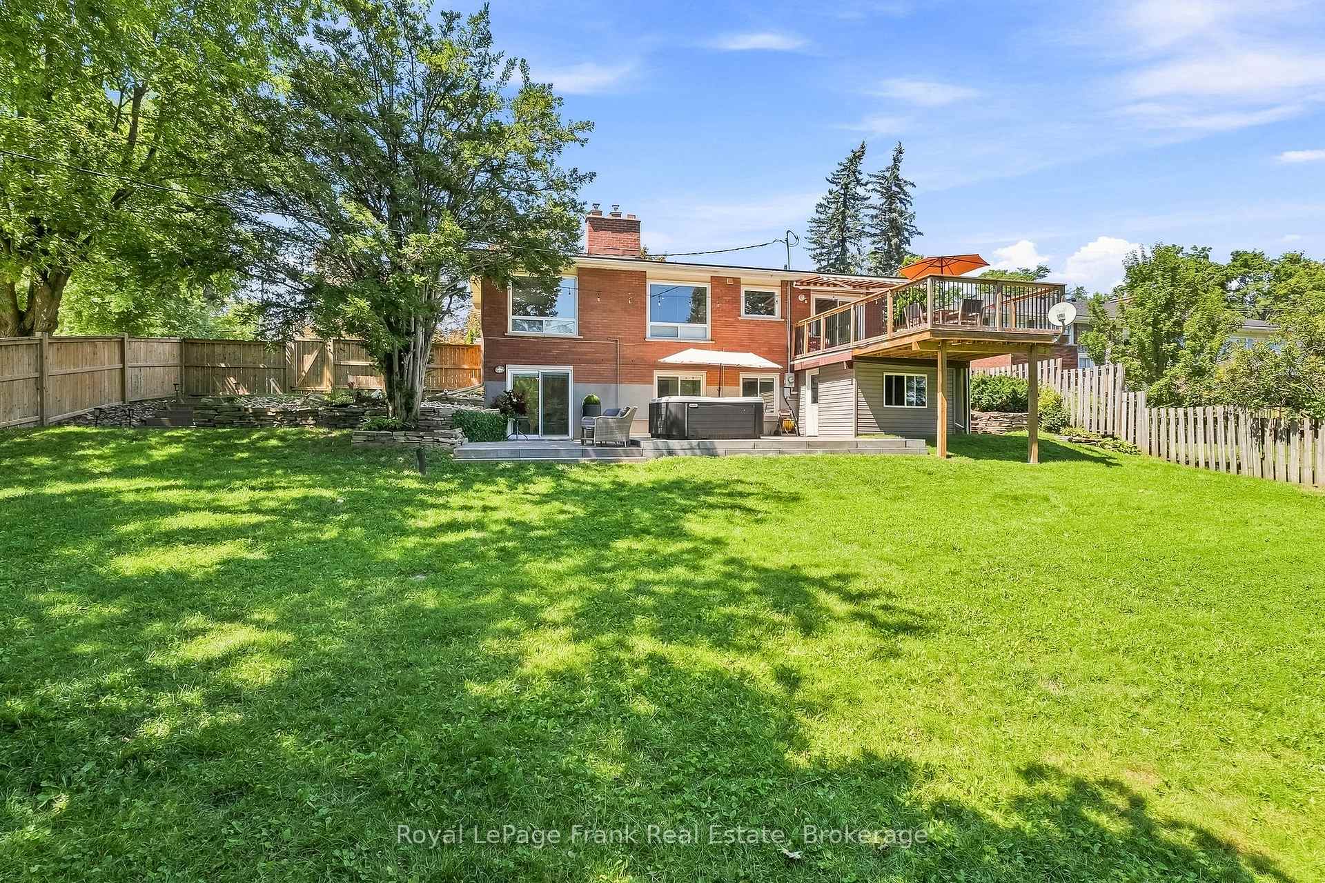 Photo 38 of 2 Crestwood Avenue, Peterborough, Monaghan Ward 2 — HOMEH