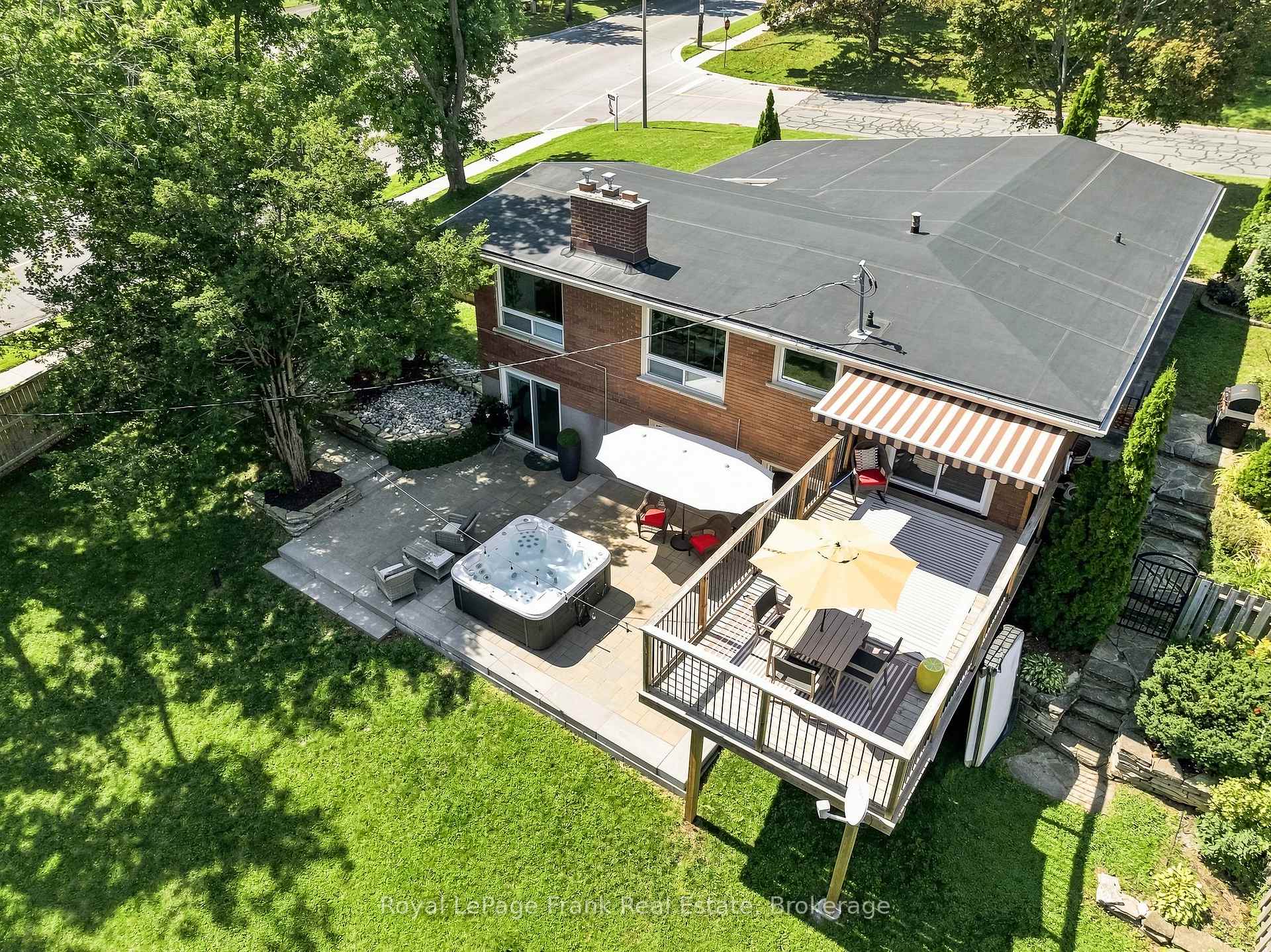 Photo 40 of 2 Crestwood Avenue, Peterborough, Monaghan Ward 2 — HOMEH