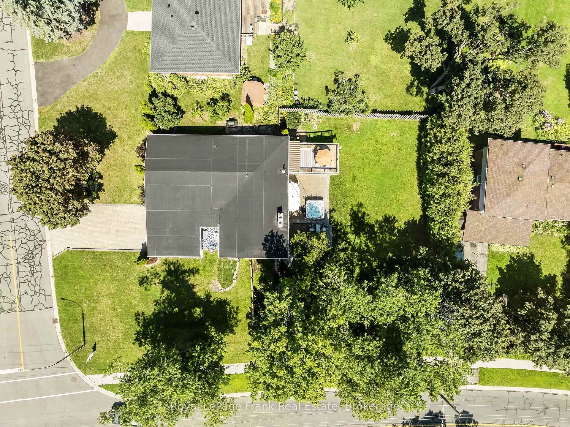 Photo 42 of 2 Crestwood Avenue, Peterborough, Monaghan Ward 2 — HOMEH