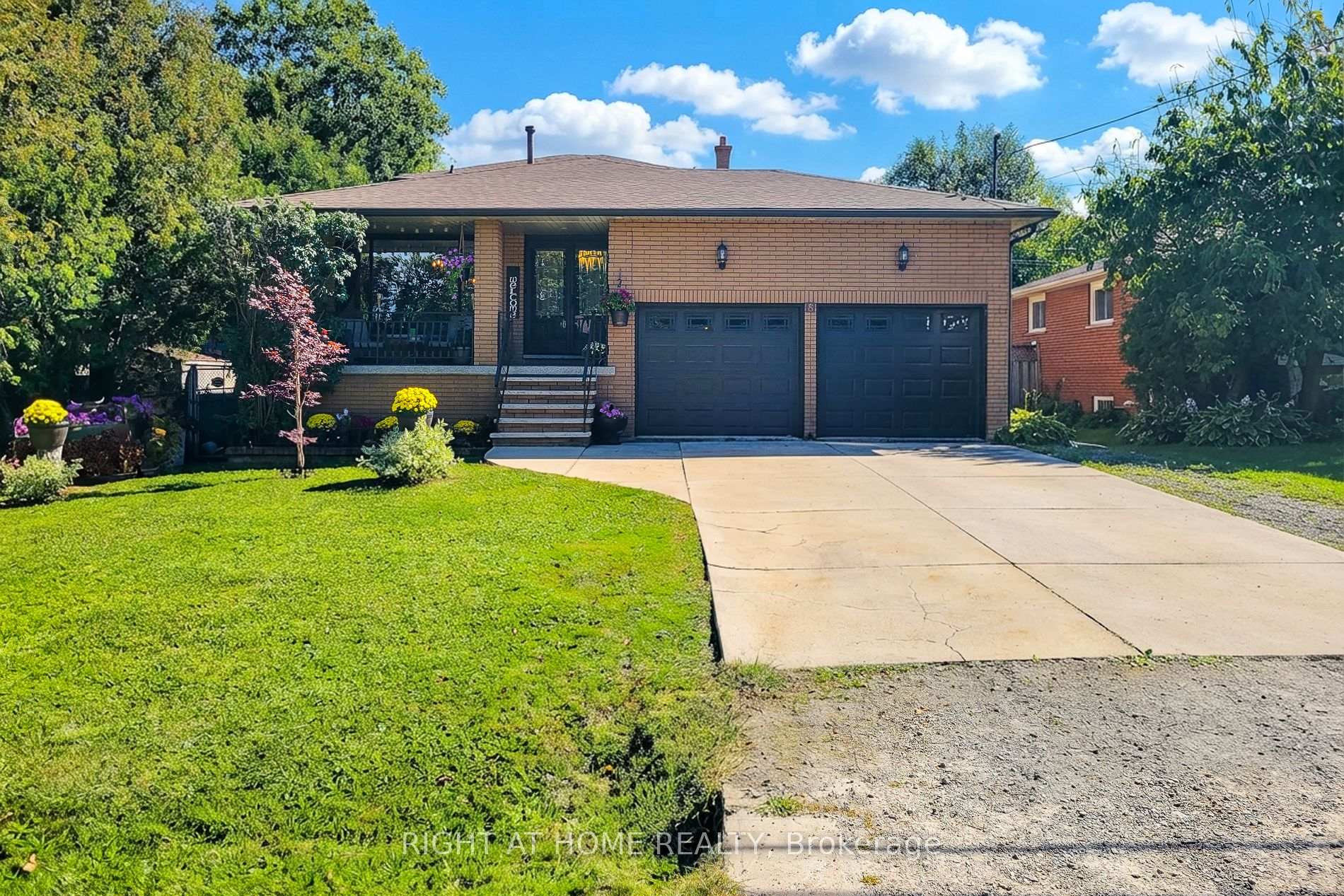 Photo 2 of 8 Hunter Road, Grimsby, Grimsby West — HOMEH