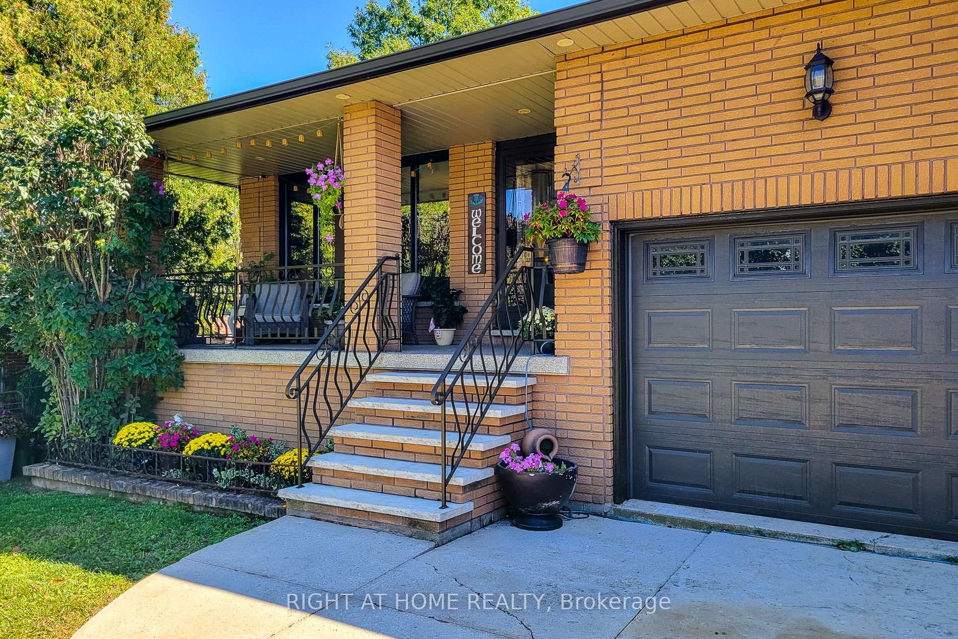 Photo 3 of 8 Hunter Road, Grimsby, Grimsby West — HOMEH