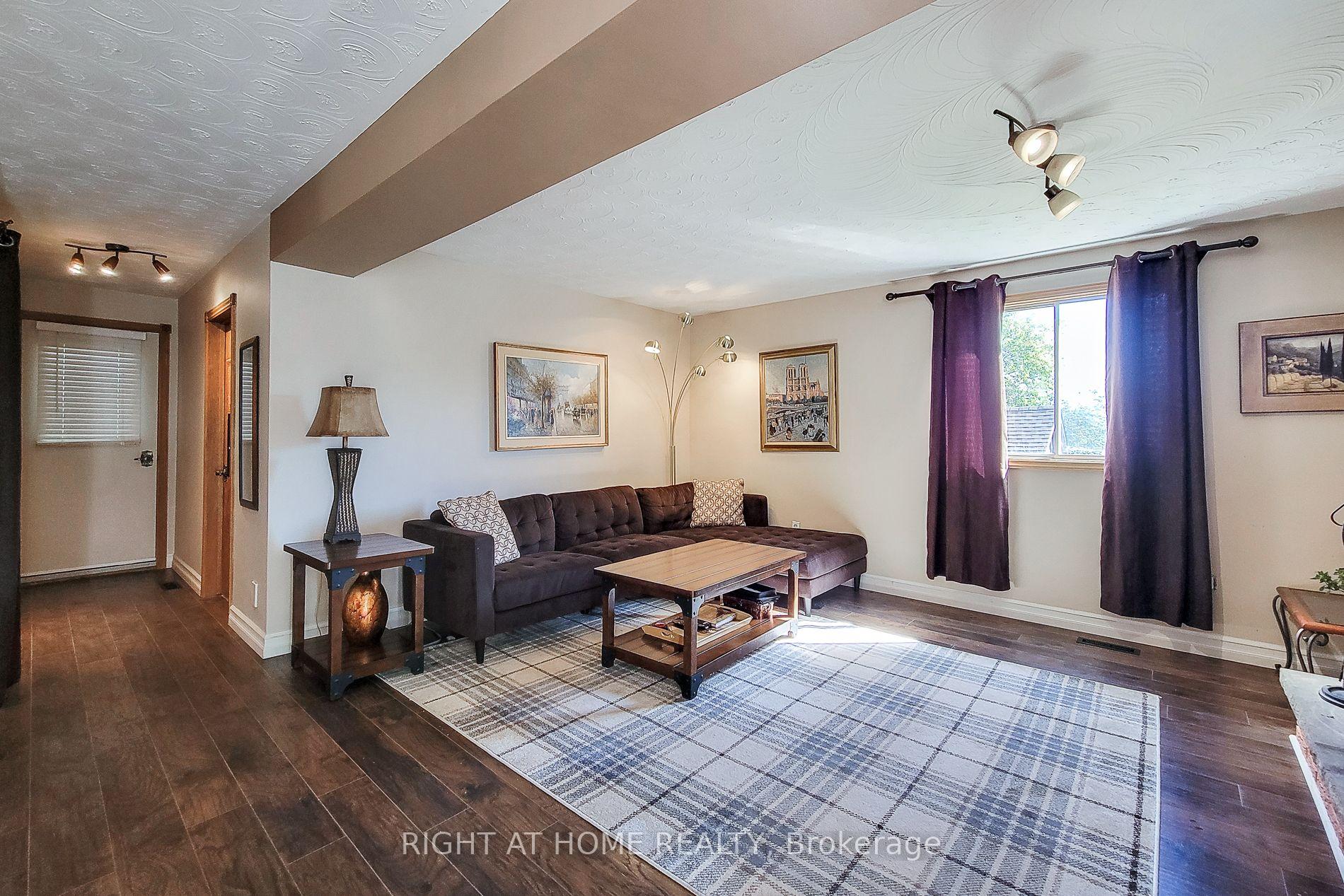 Photo 15 of 8 Hunter Road, Grimsby, Grimsby West — HOMEH