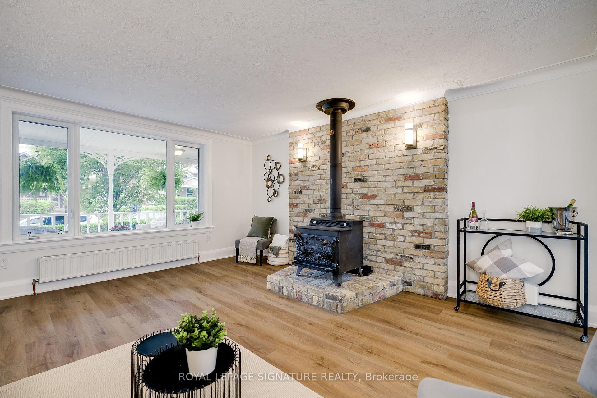 Photo 4 of 14 Sutherland Avenue, Toronto, Crescent Town — HOMEH