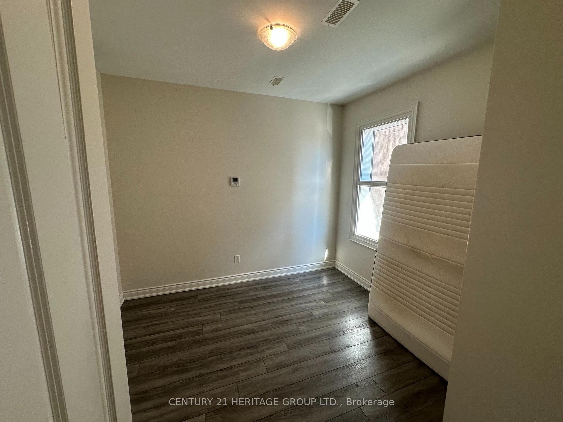 Photo 11 of Unit 201, 130 Dunlop Street E, Barrie, City Centre — HOMEH
