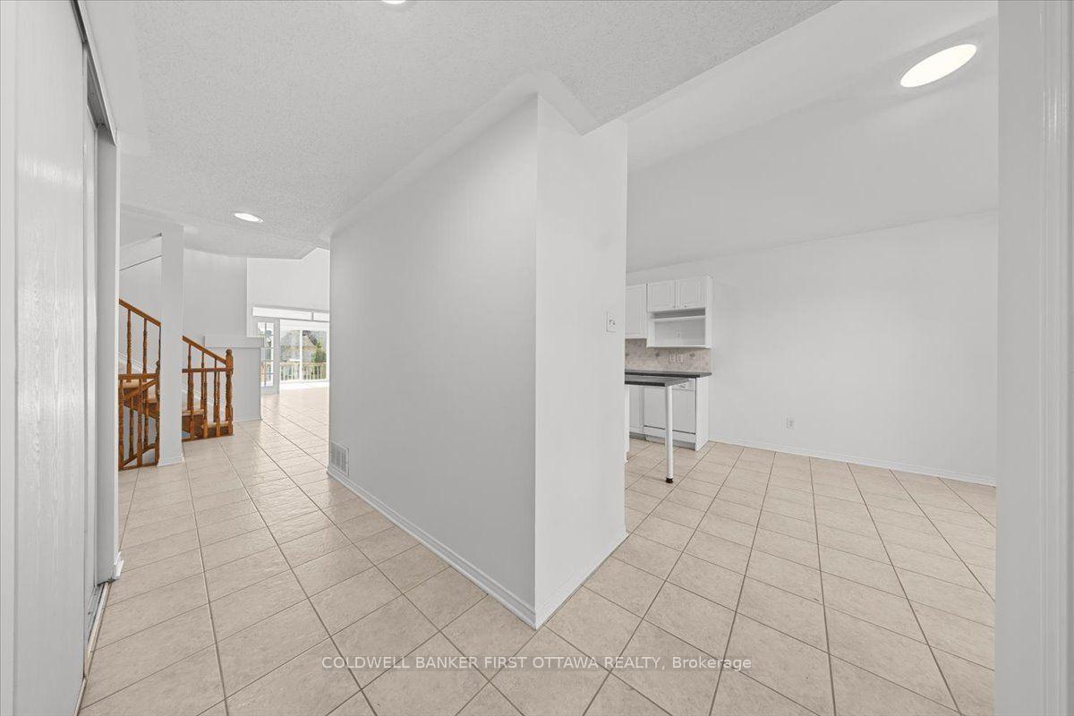 Photo 6 of 81 Baypointe Crescent, Ottawa, Barrhaven East — HOMEH