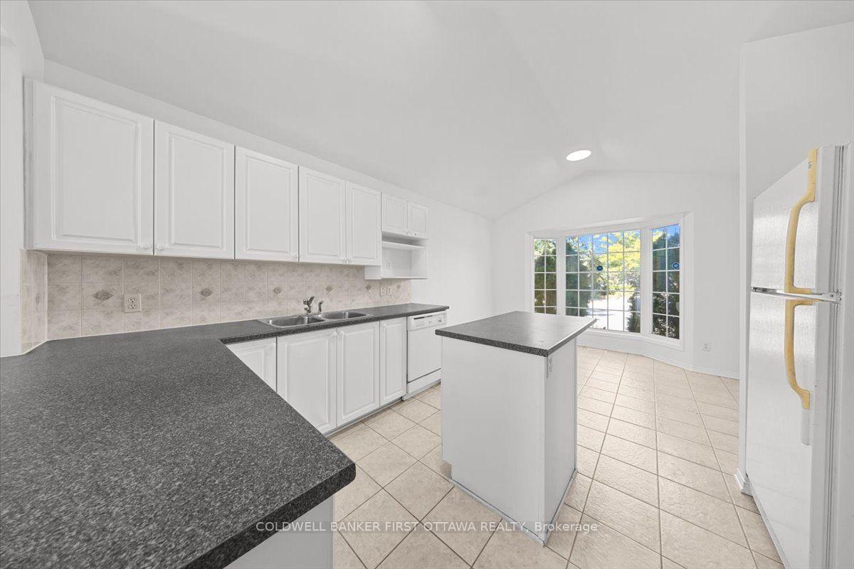 Photo 28 of 81 Baypointe Crescent, Ottawa, Barrhaven East — HOMEH