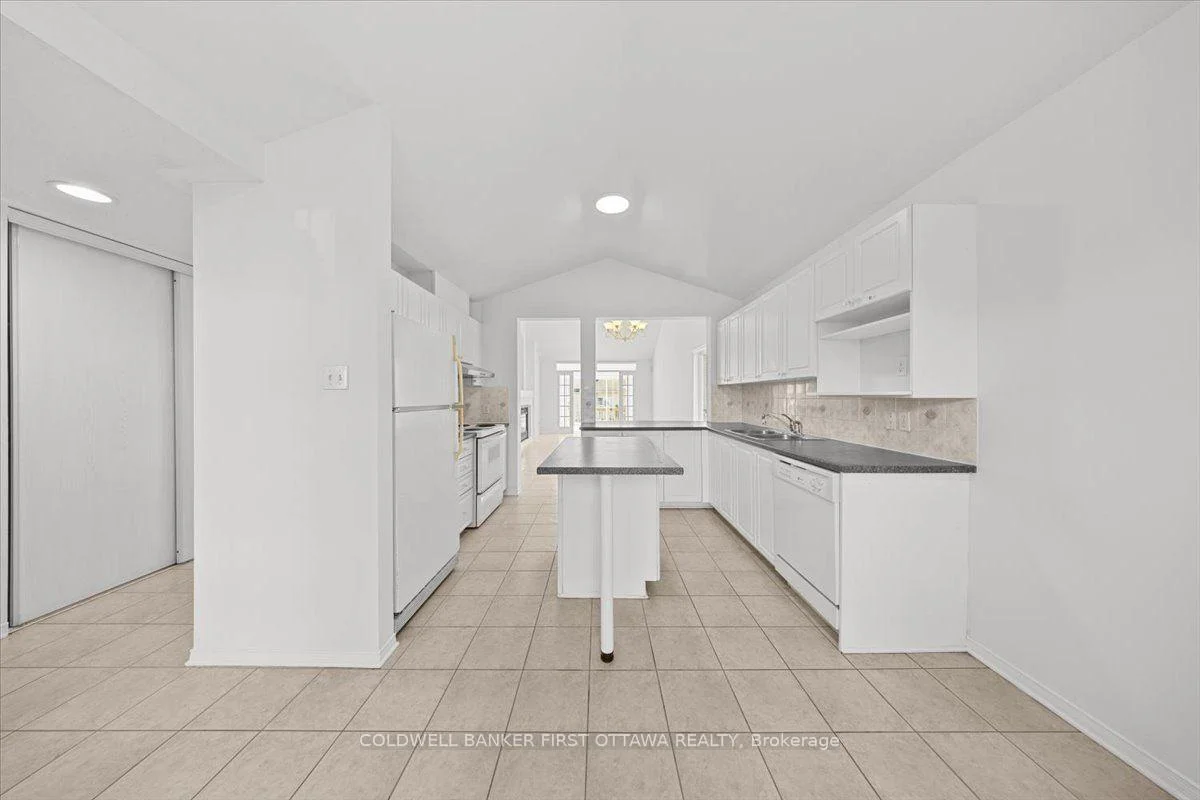 Photo 32 of 81 Baypointe Crescent, Ottawa, Barrhaven East — HOMEH