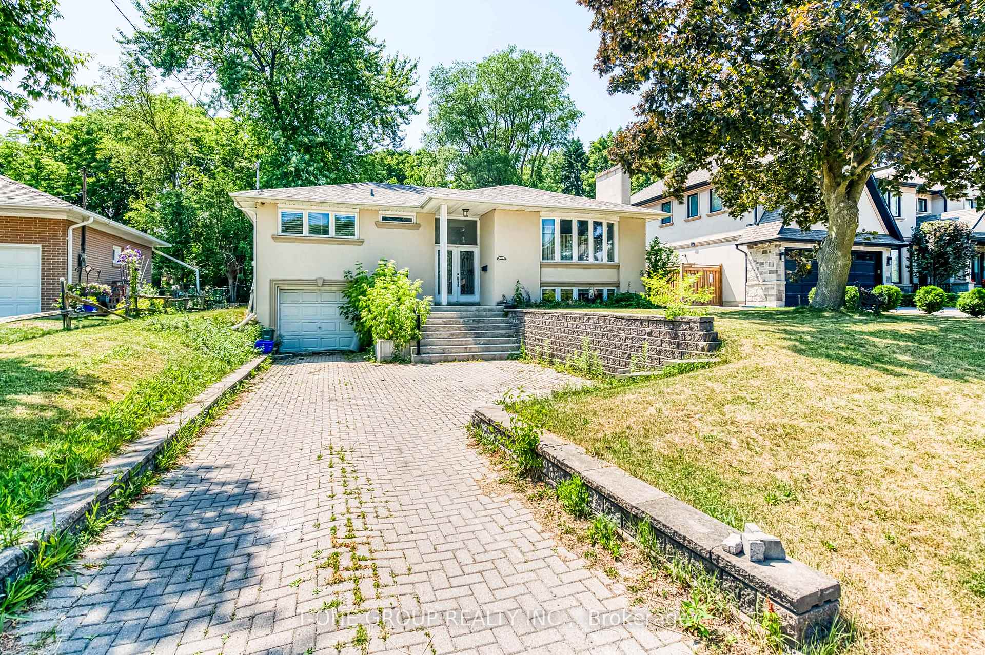 Photo 2 of 64 Hawkridge Avenue, Markham, Bullock — HOMEH