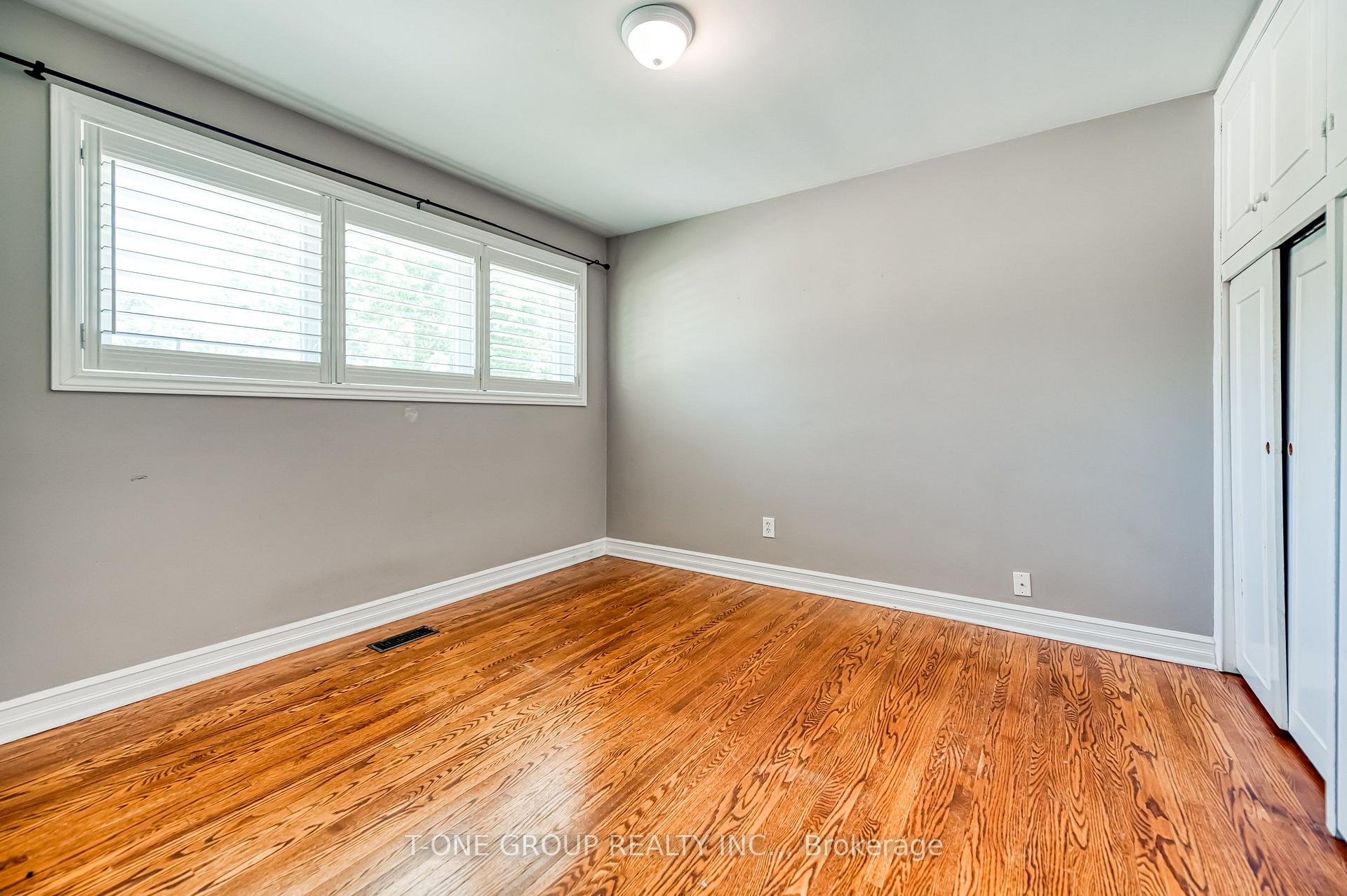 Photo 7 of 64 Hawkridge Avenue, Markham, Bullock — HOMEH