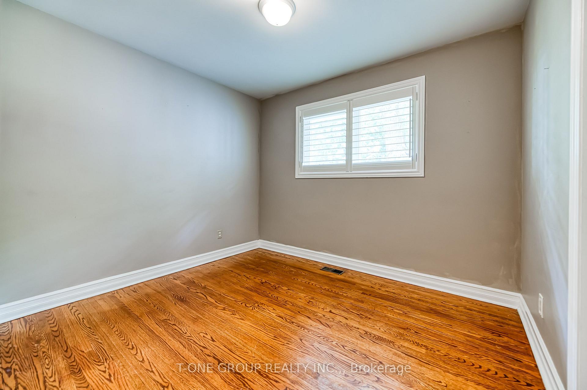 Photo 9 of 64 Hawkridge Avenue, Markham, Bullock — HOMEH