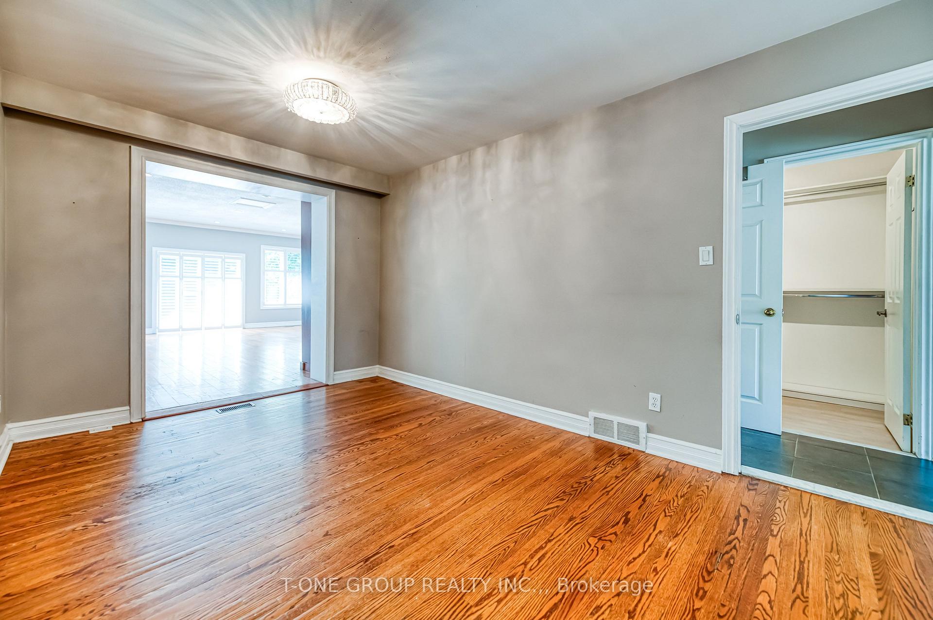 Photo 12 of 64 Hawkridge Avenue, Markham, Bullock — HOMEH