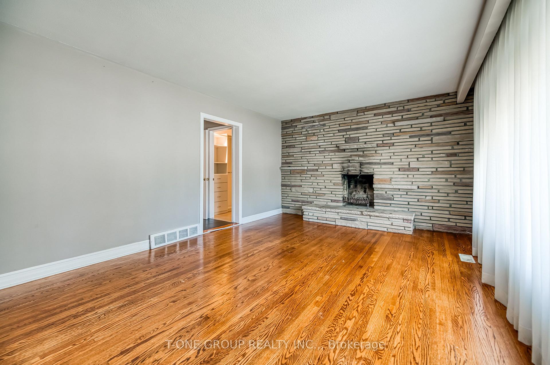 Photo 14 of 64 Hawkridge Avenue, Markham, Bullock — HOMEH