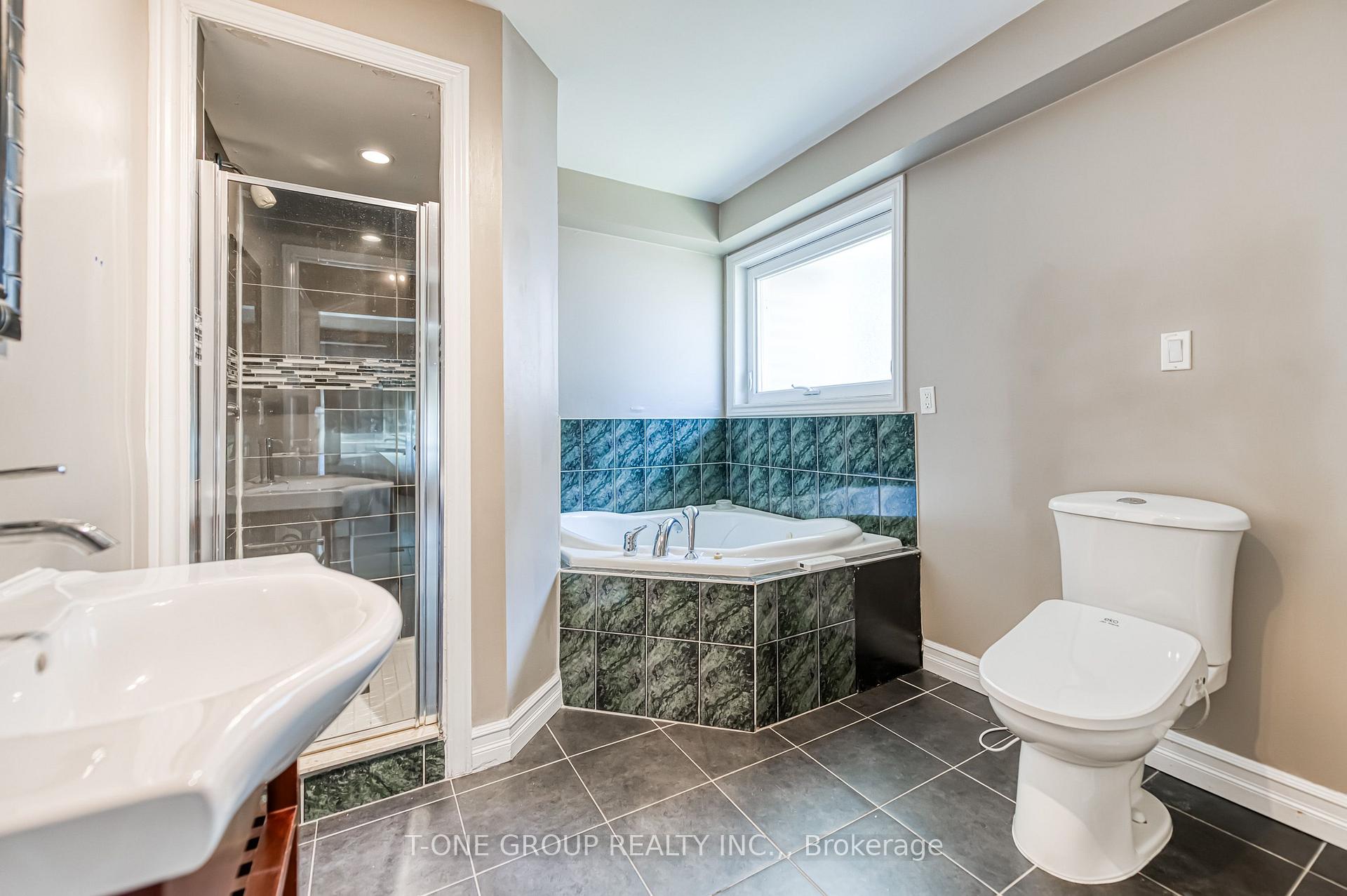 Photo 17 of 64 Hawkridge Avenue, Markham, Bullock — HOMEH