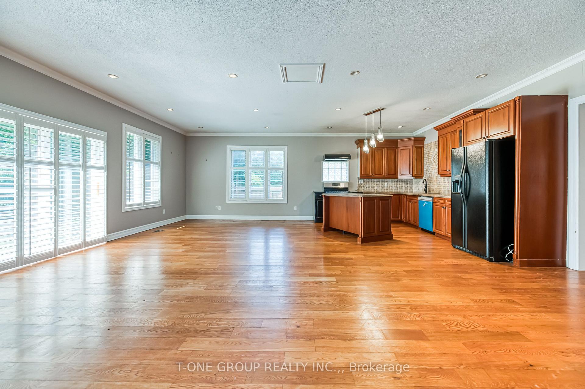 Photo 21 of 64 Hawkridge Avenue, Markham, Bullock — HOMEH