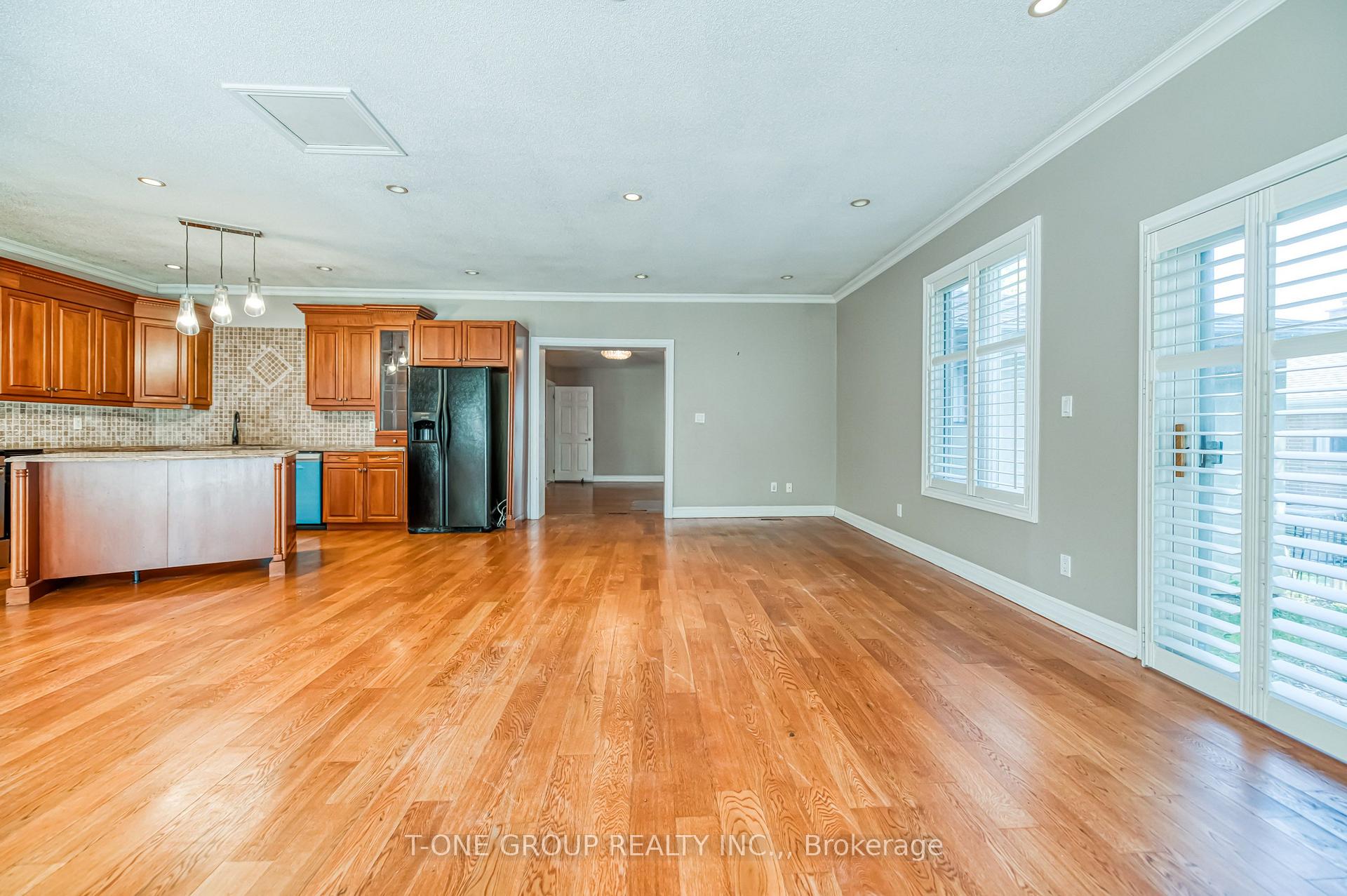Photo 23 of 64 Hawkridge Avenue, Markham, Bullock — HOMEH