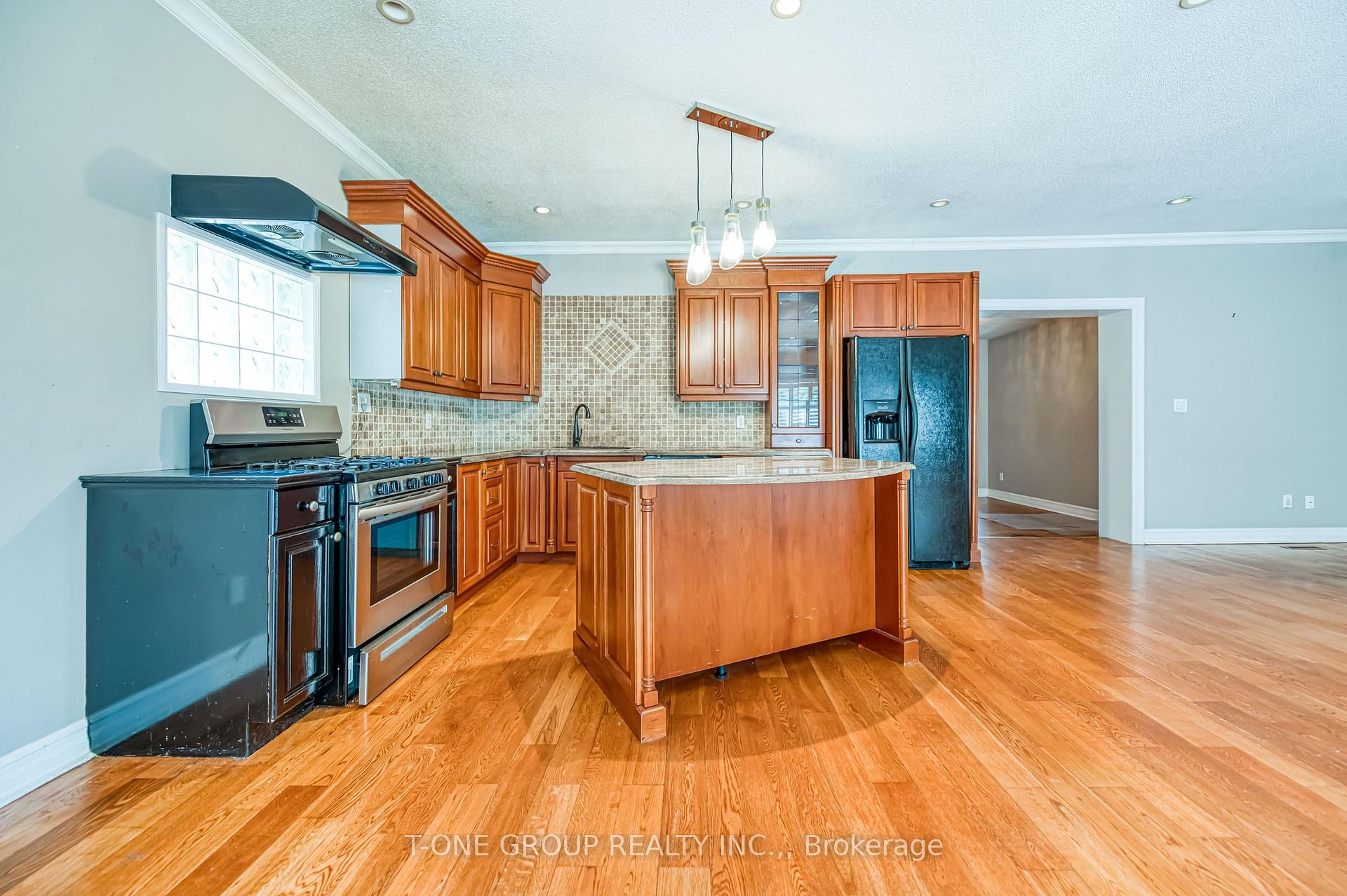 Photo 28 of 64 Hawkridge Avenue, Markham, Bullock — HOMEH