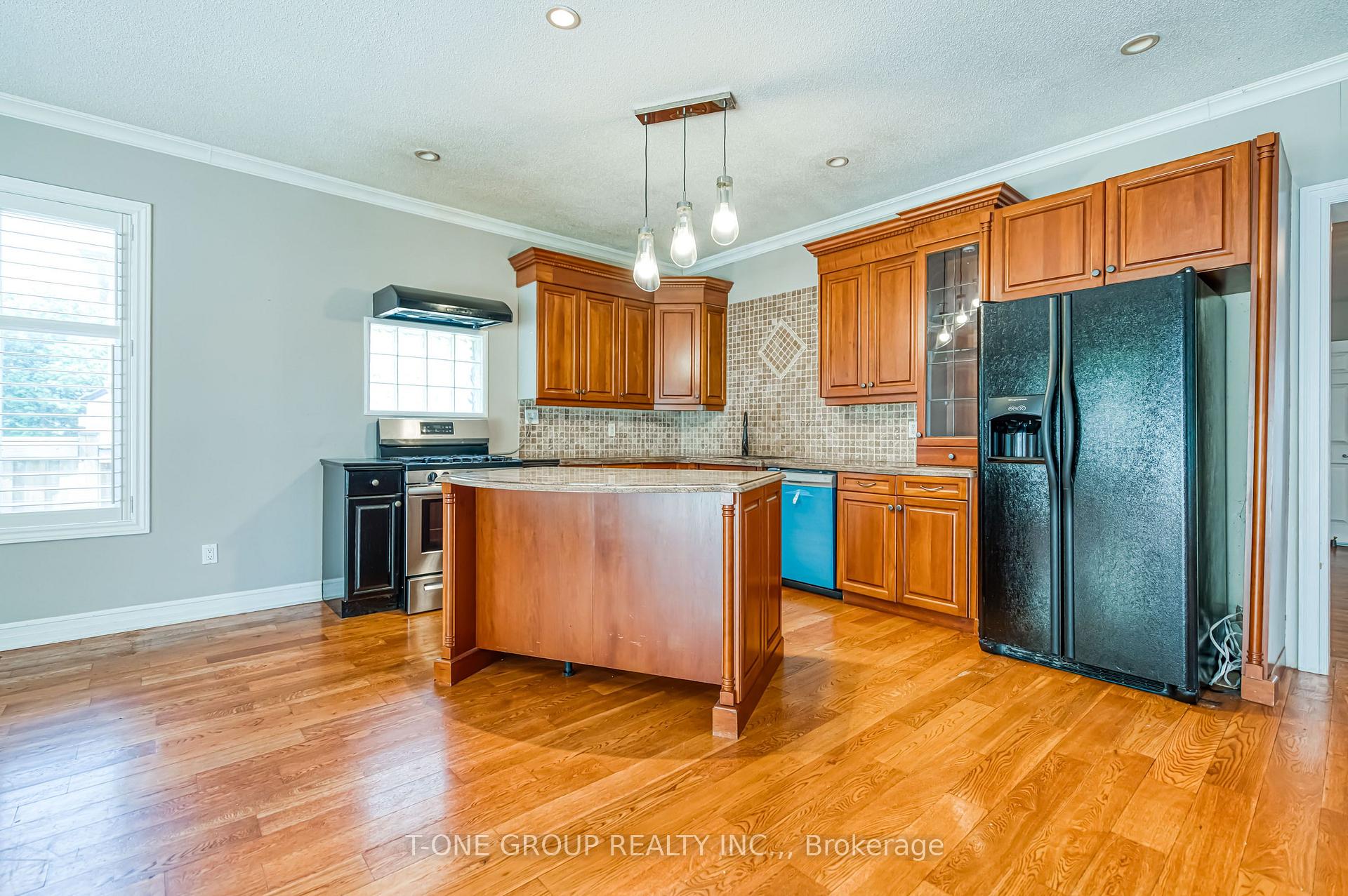 Photo 29 of 64 Hawkridge Avenue, Markham, Bullock — HOMEH