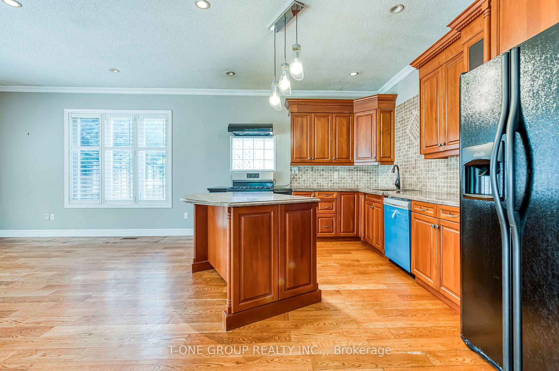 Photo 30 of 64 Hawkridge Avenue, Markham, Bullock — HOMEH
