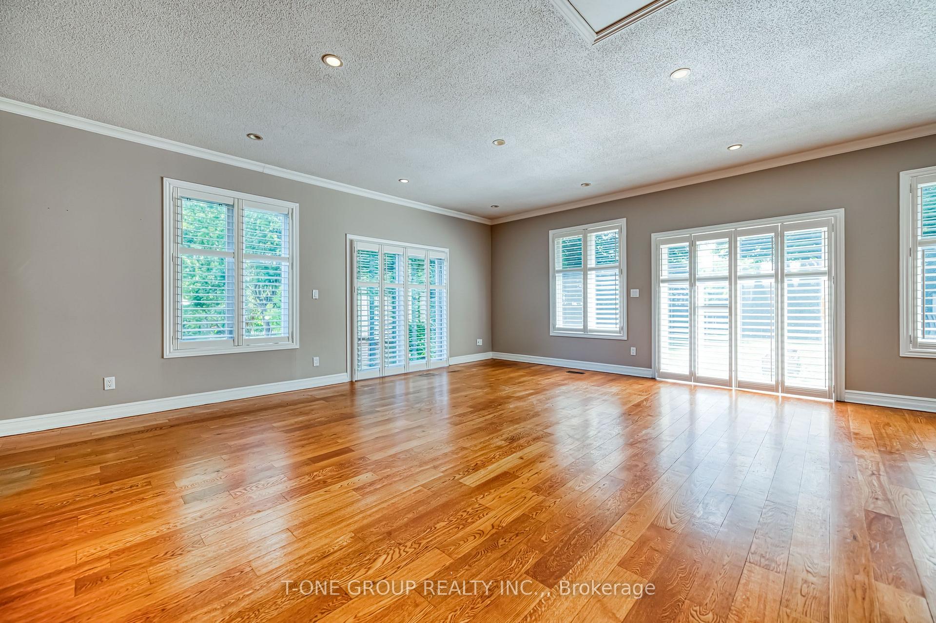 Photo 32 of 64 Hawkridge Avenue, Markham, Bullock — HOMEH