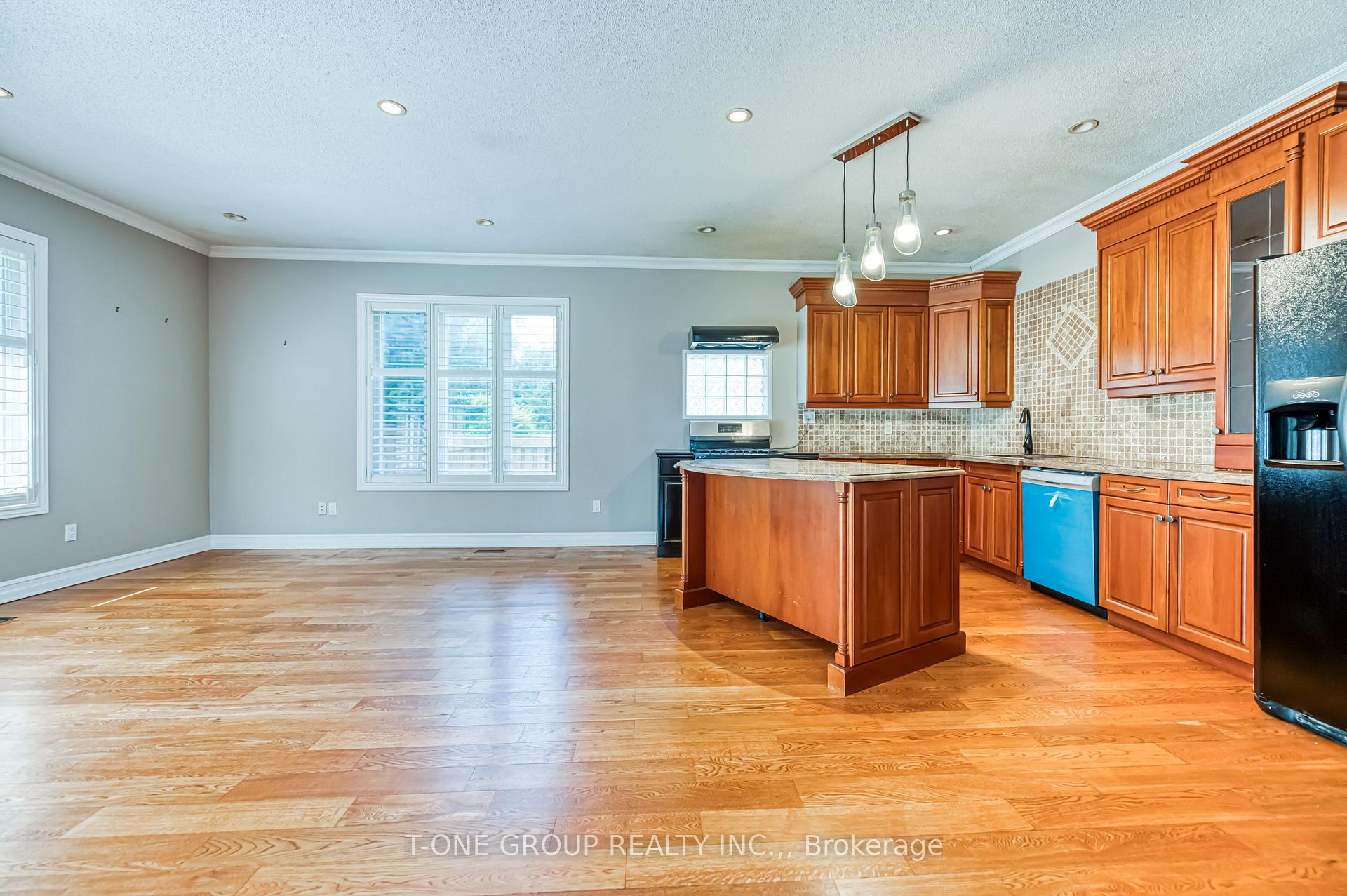 Photo 33 of 64 Hawkridge Avenue, Markham, Bullock — HOMEH
