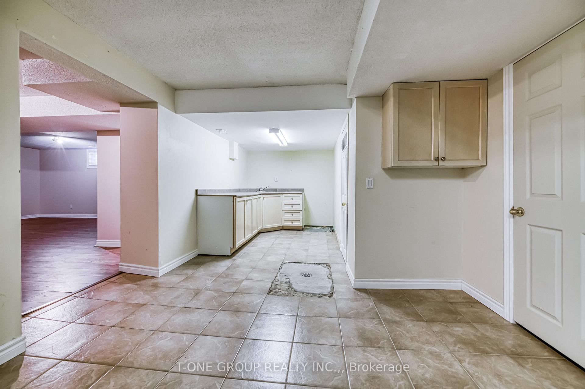 Photo 37 of 64 Hawkridge Avenue, Markham, Bullock — HOMEH