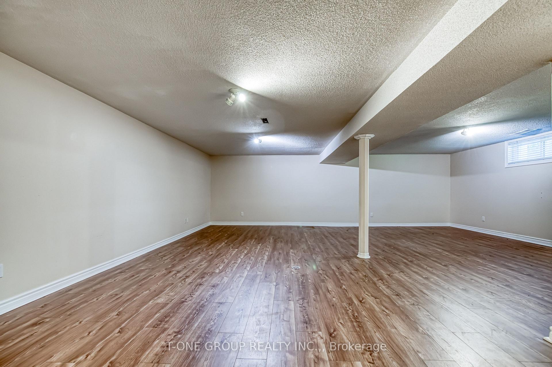 Photo 38 of 64 Hawkridge Avenue, Markham, Bullock — HOMEH