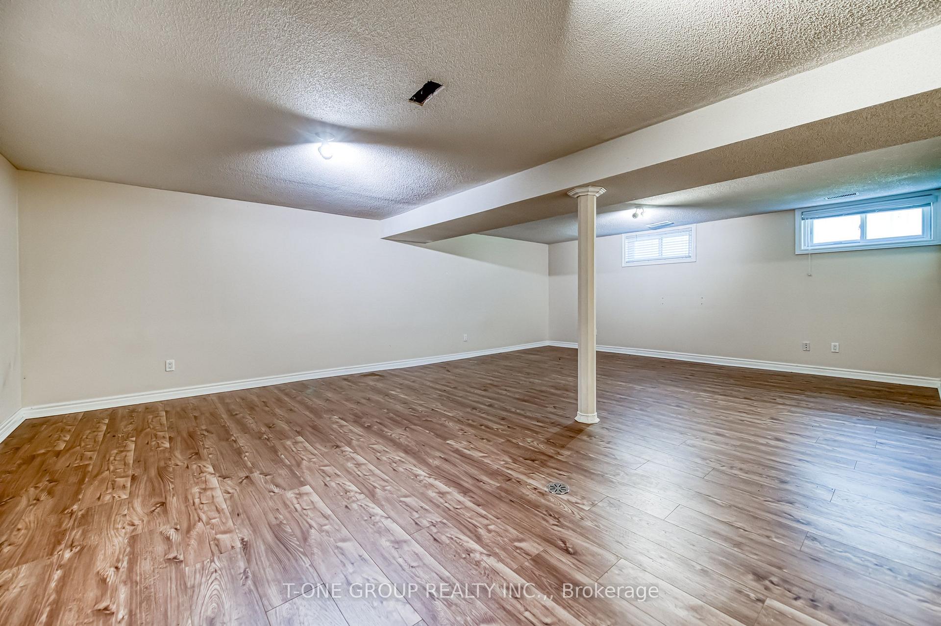 Photo 39 of 64 Hawkridge Avenue, Markham, Bullock — HOMEH