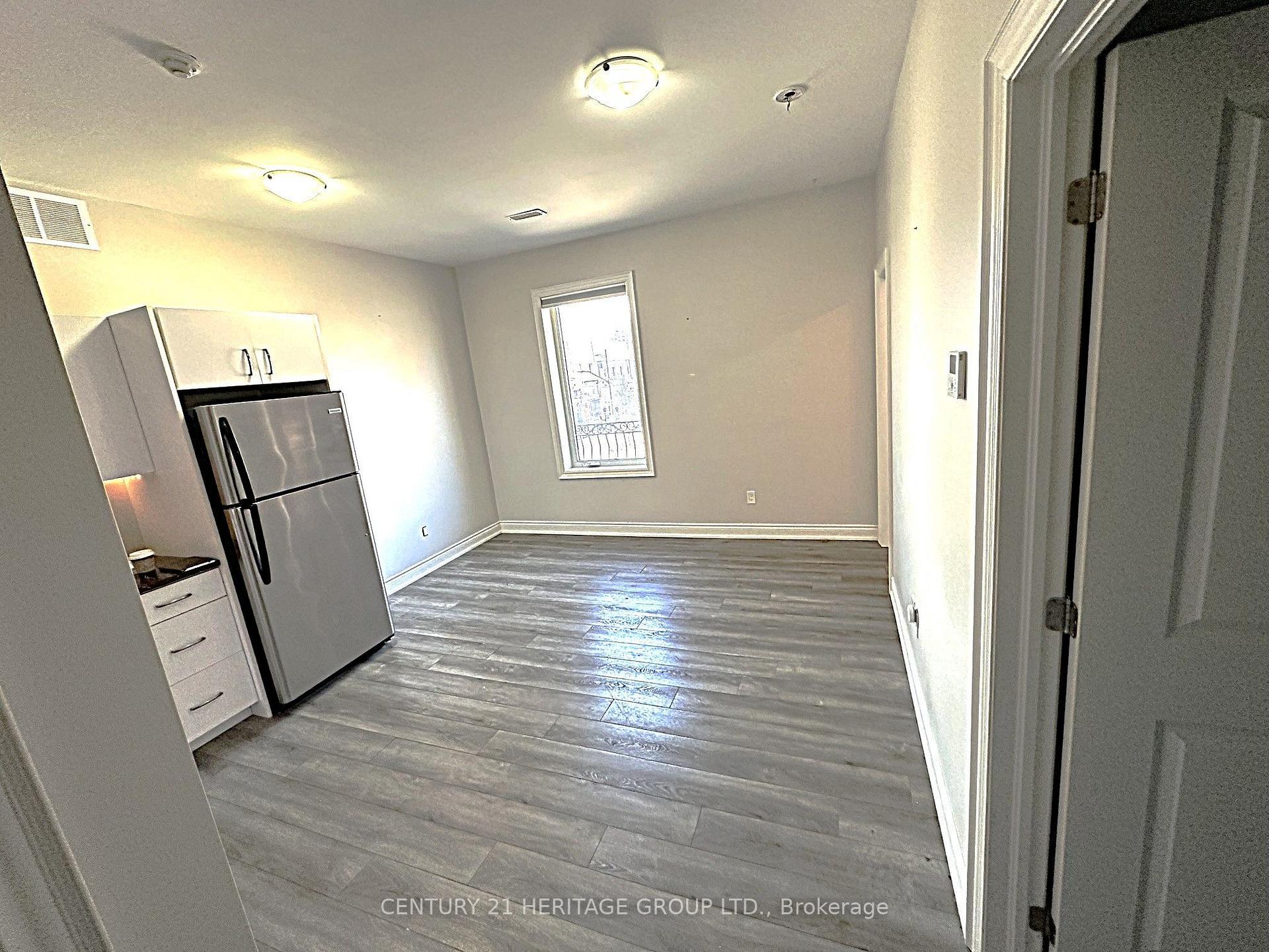 Photo 4 of Unit 203, 130 Dunlop Street, Barrie, City Centre — HOMEH