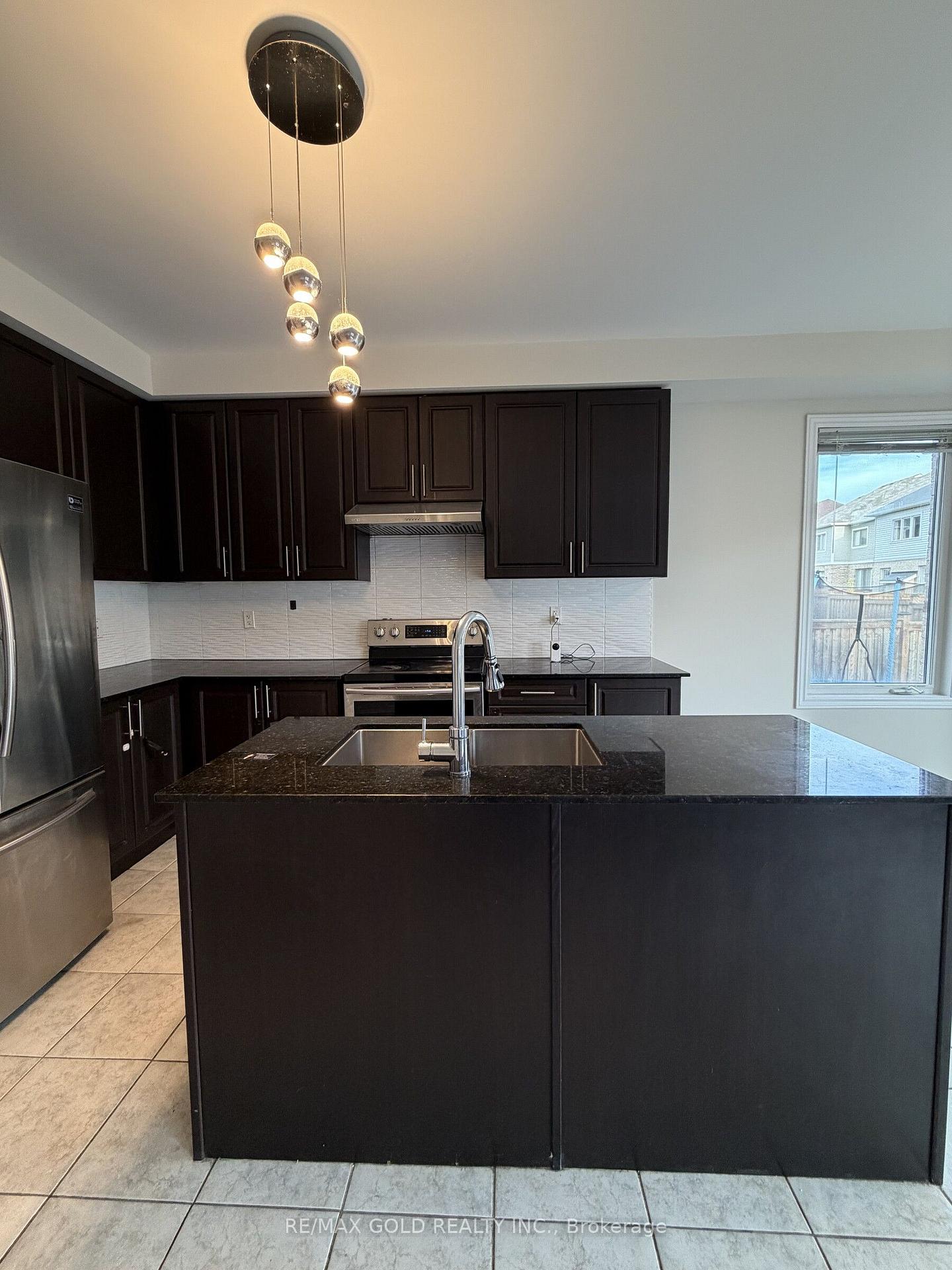 Photo 3 of 1243 Ronald Inche Drive, Oshawa, Taunton — HOMEH