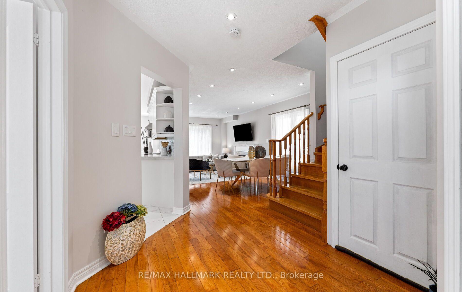 Photo 6 of 17 Rushingbrook Drive, Richmond Hill, Rouge Woods — HOMEH