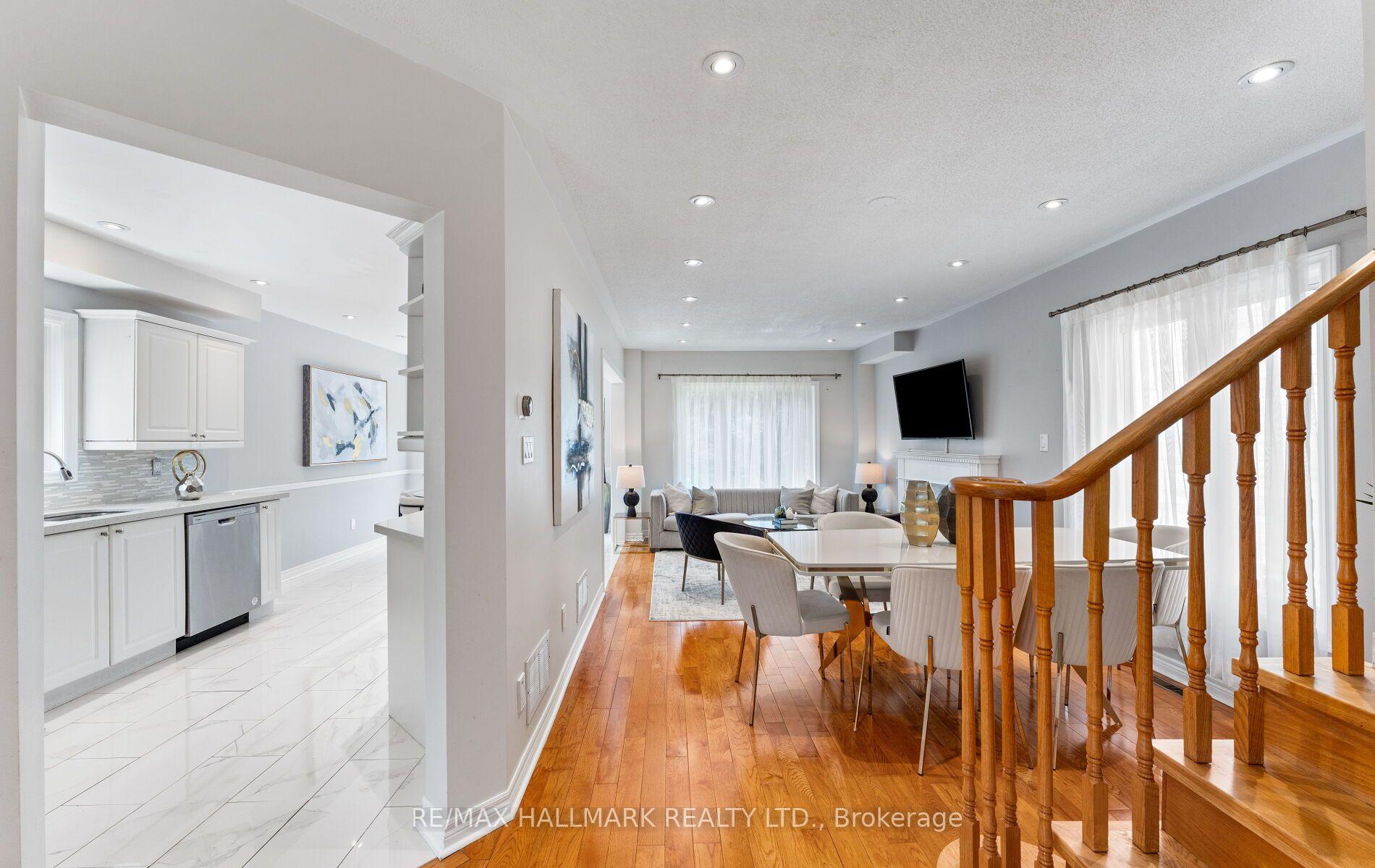 Photo 7 of 17 Rushingbrook Drive, Richmond Hill, Rouge Woods — HOMEH