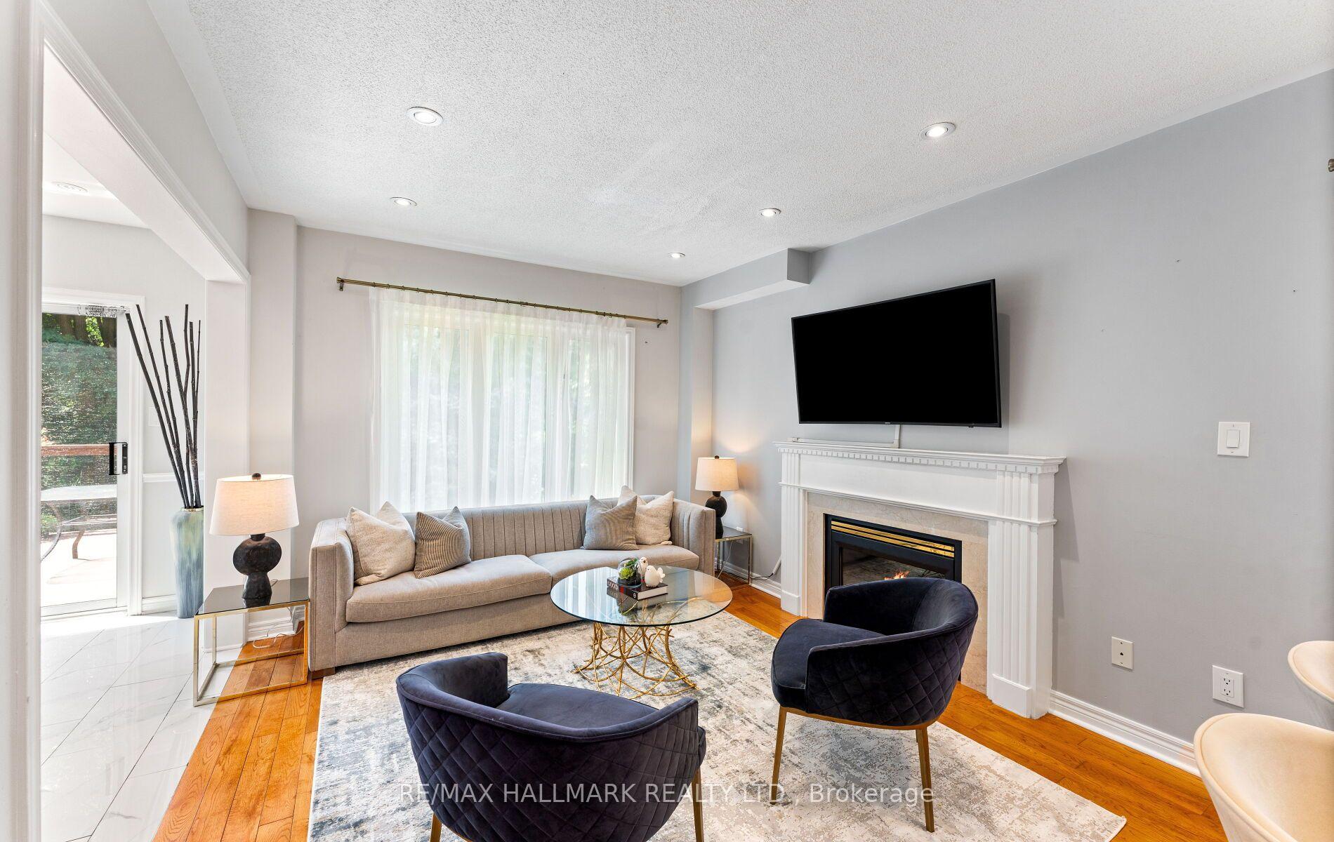 Photo 12 of 17 Rushingbrook Drive, Richmond Hill, Rouge Woods — HOMEH