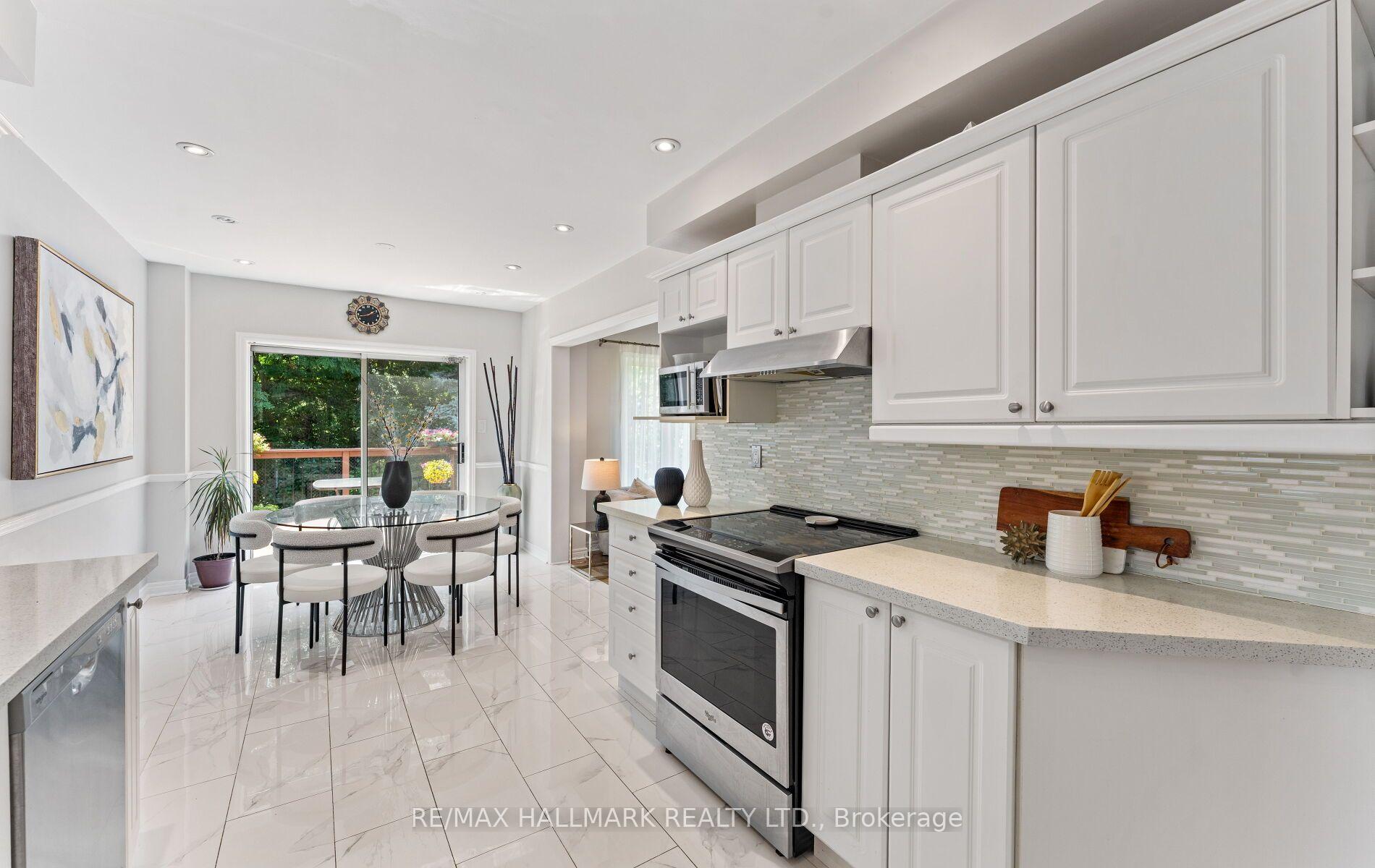 Photo 19 of 17 Rushingbrook Drive, Richmond Hill, Rouge Woods — HOMEH